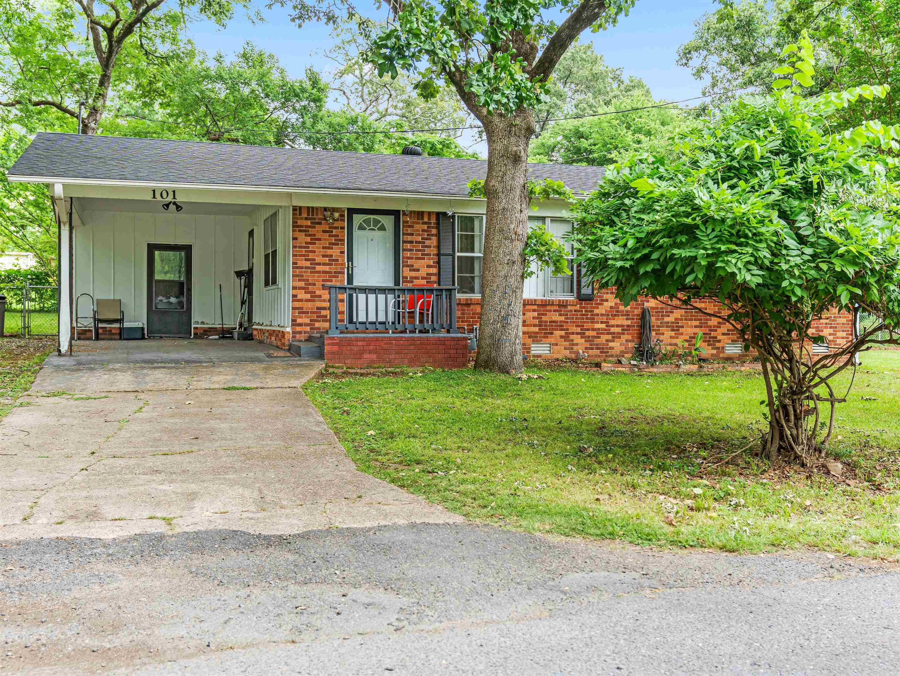 101 Puttman Street Property Photo 2