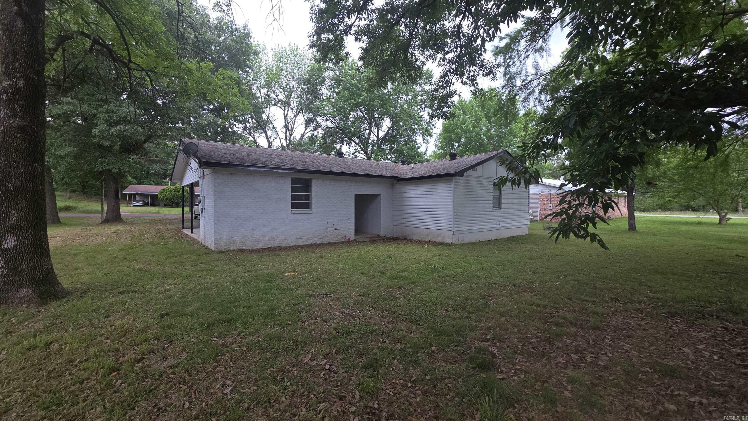 107 Mountain Street Property Photo 5