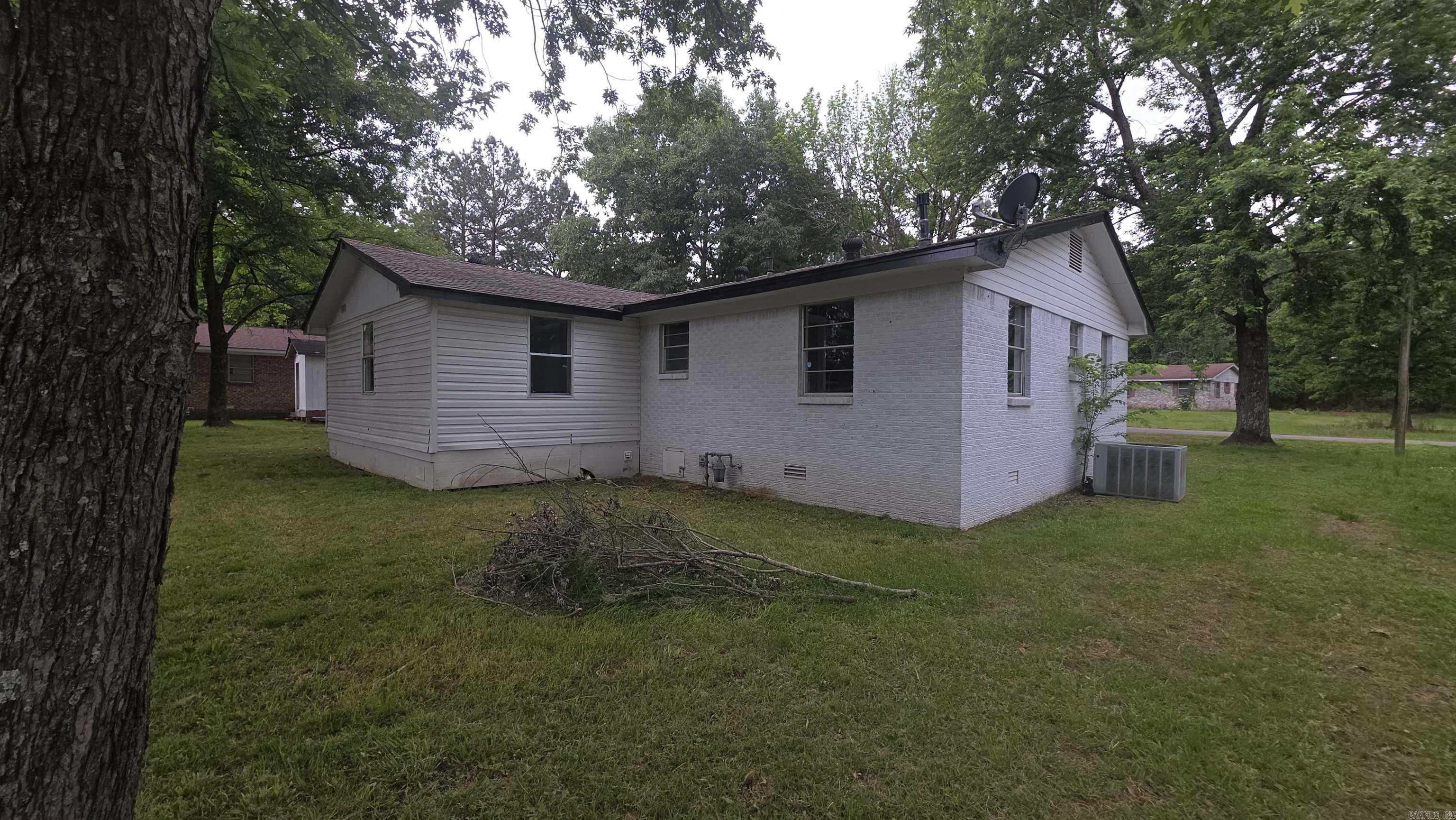 107 Mountain Street Property Photo 7