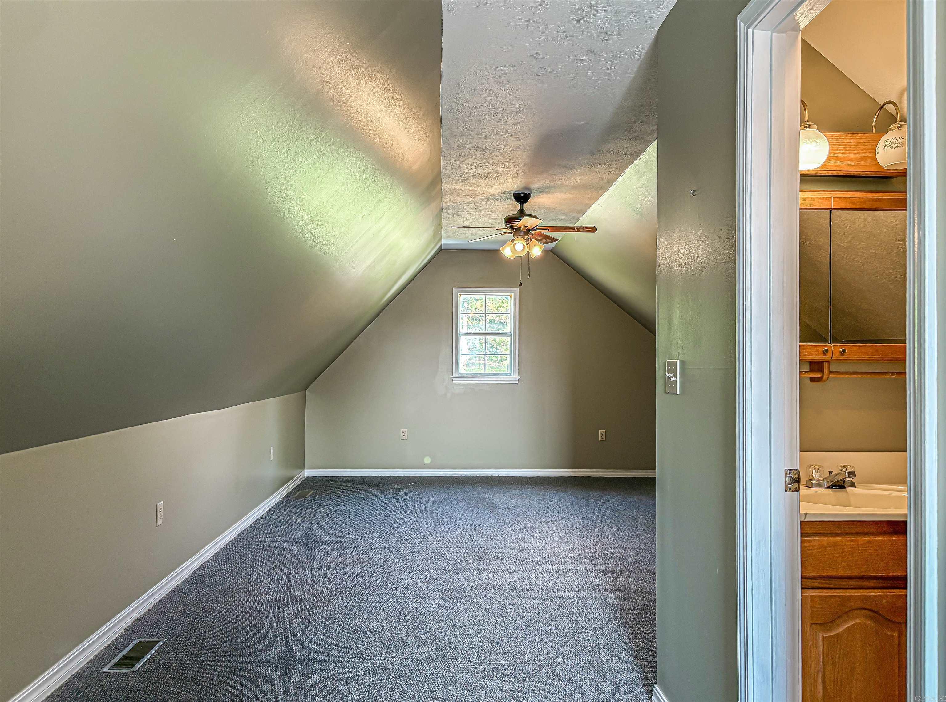 1265 Mc 4044 Property Photo 37
