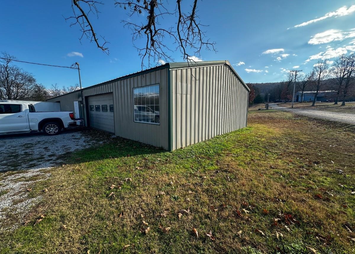 1940 W Main Street Property Photo 3