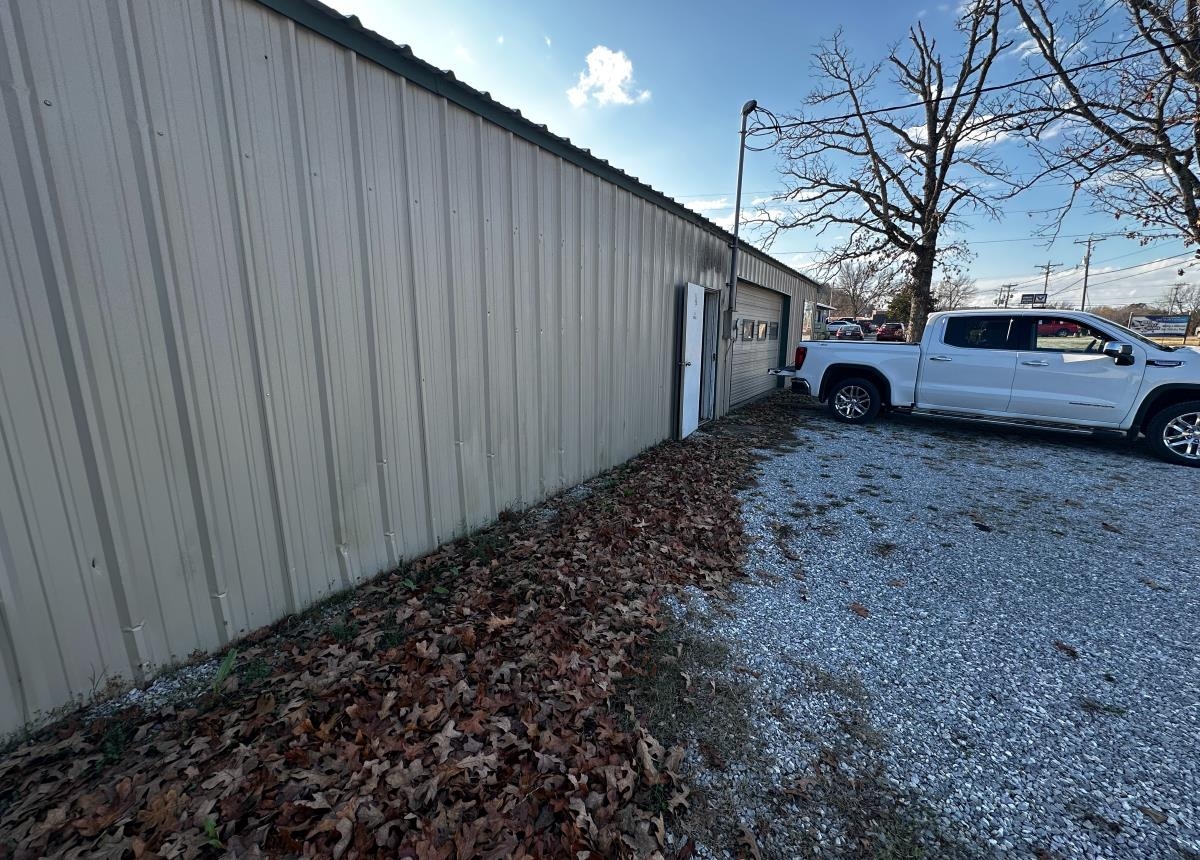 1940 W Main Street Property Photo 12