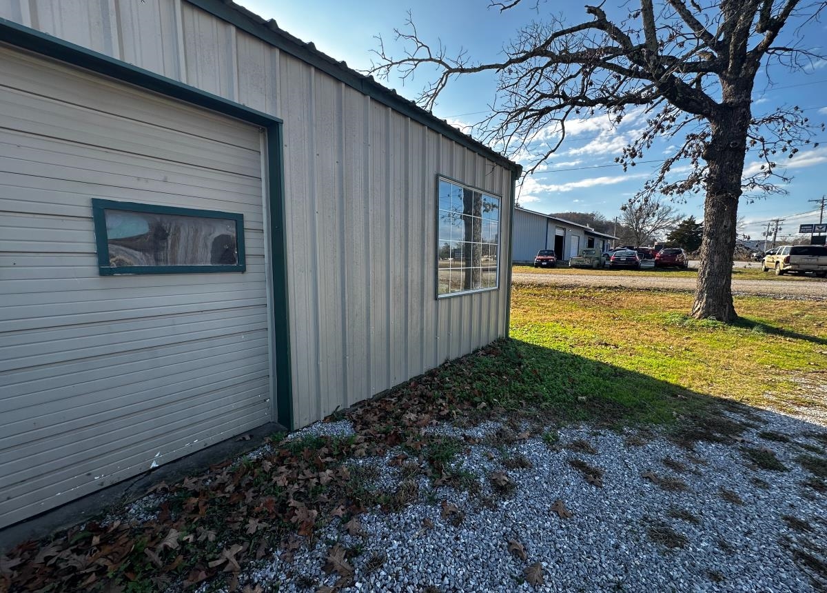 1940 W Main Street Property Photo 22