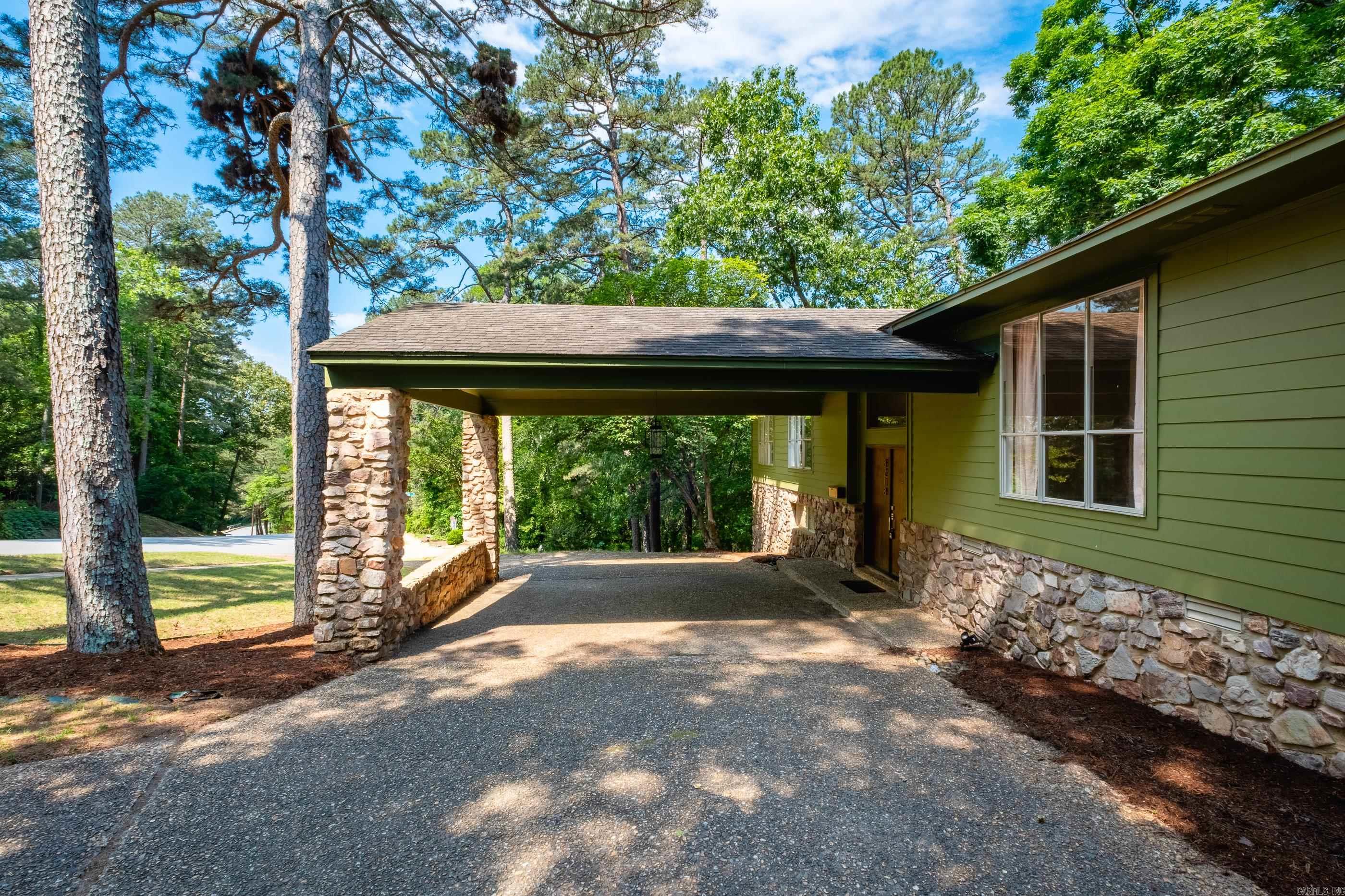 8218 Evergreen Drive Property Photo 5