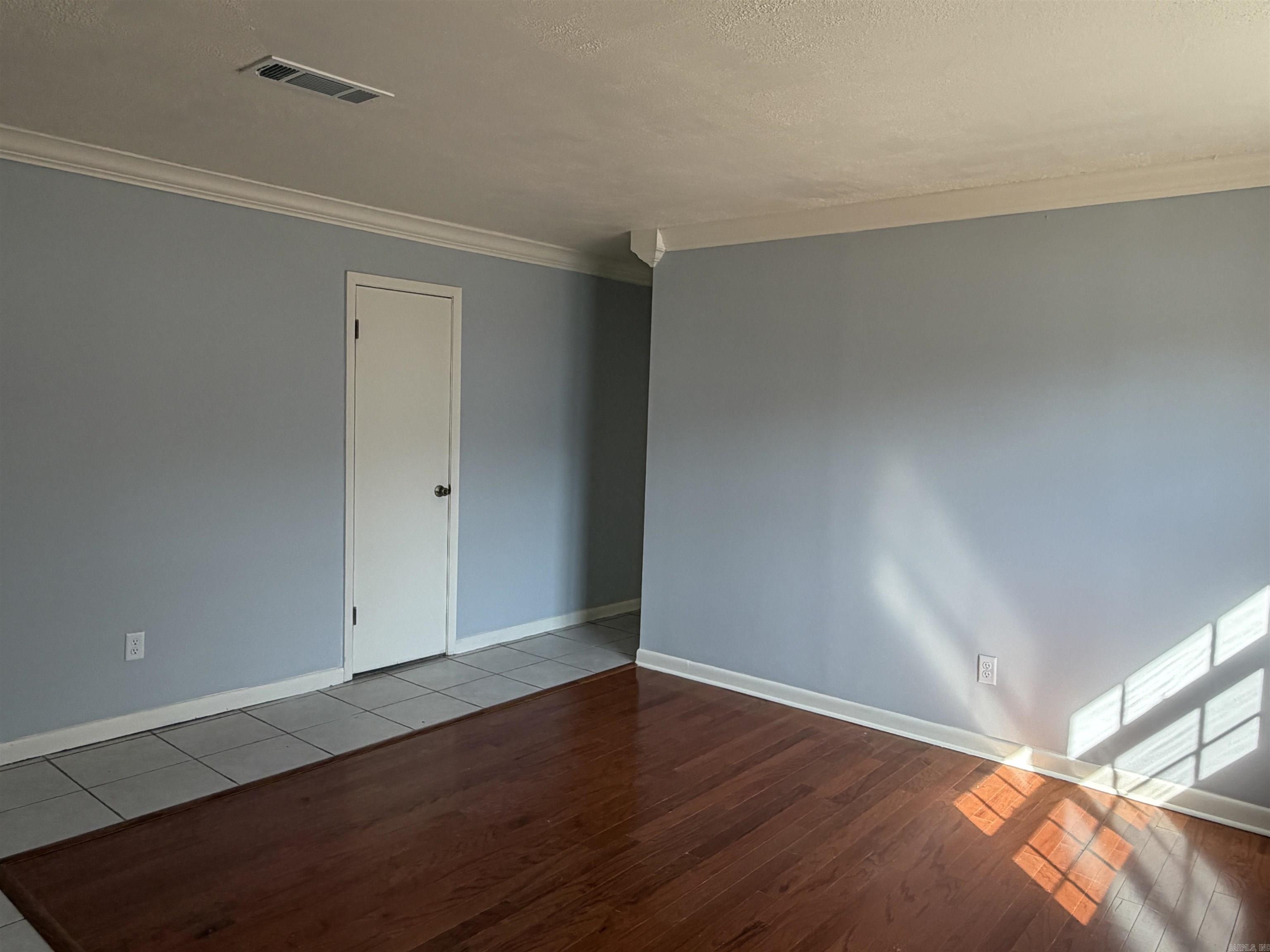 86 Lexington Property Photo 13