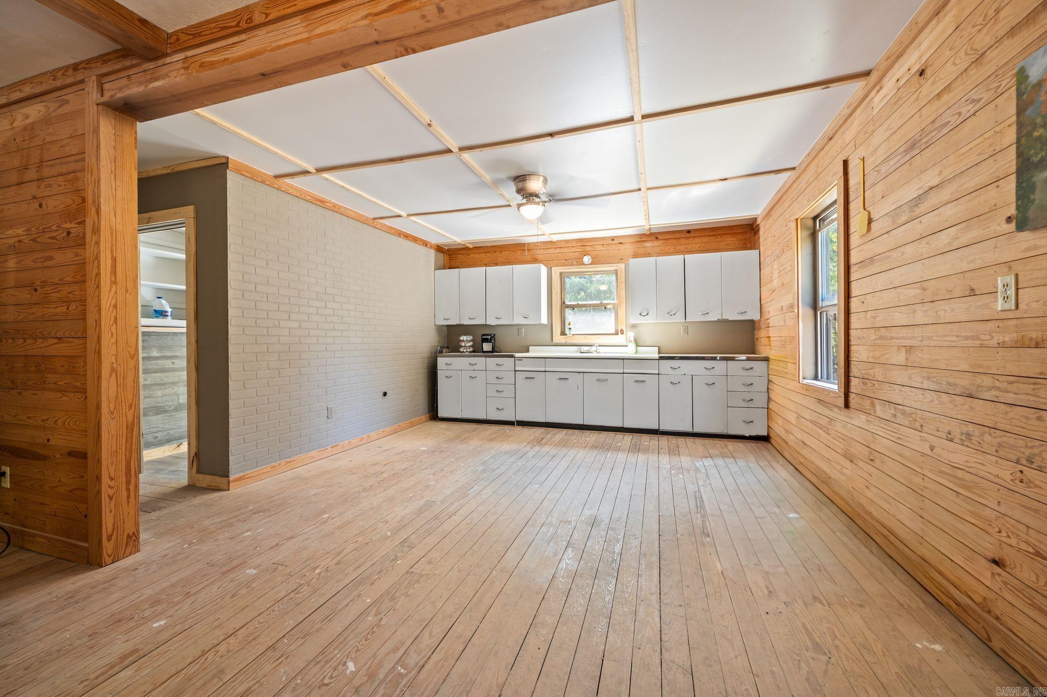 3024 Red Bench Rd Property Photo 5