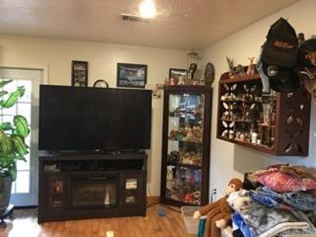 191 Westwind Ct Property Photo 3