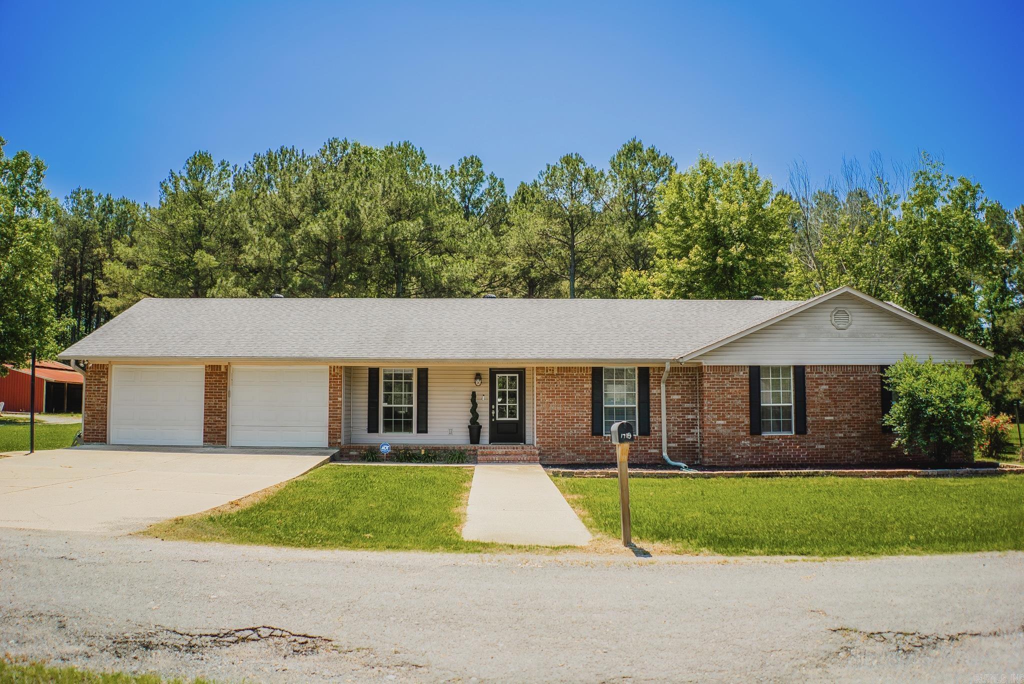 119 Lanphier Lane Property Photo 1