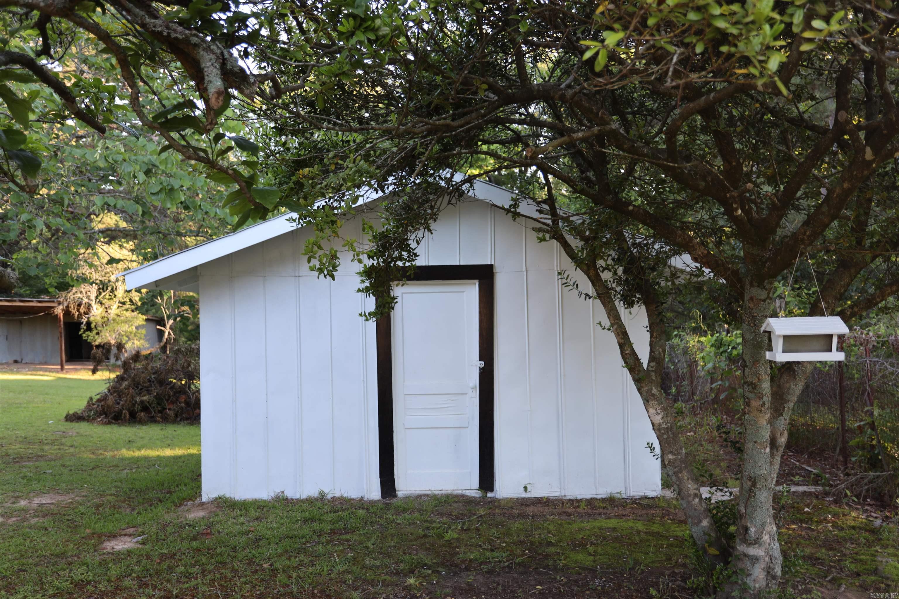 1702 W Pine Property Photo 5