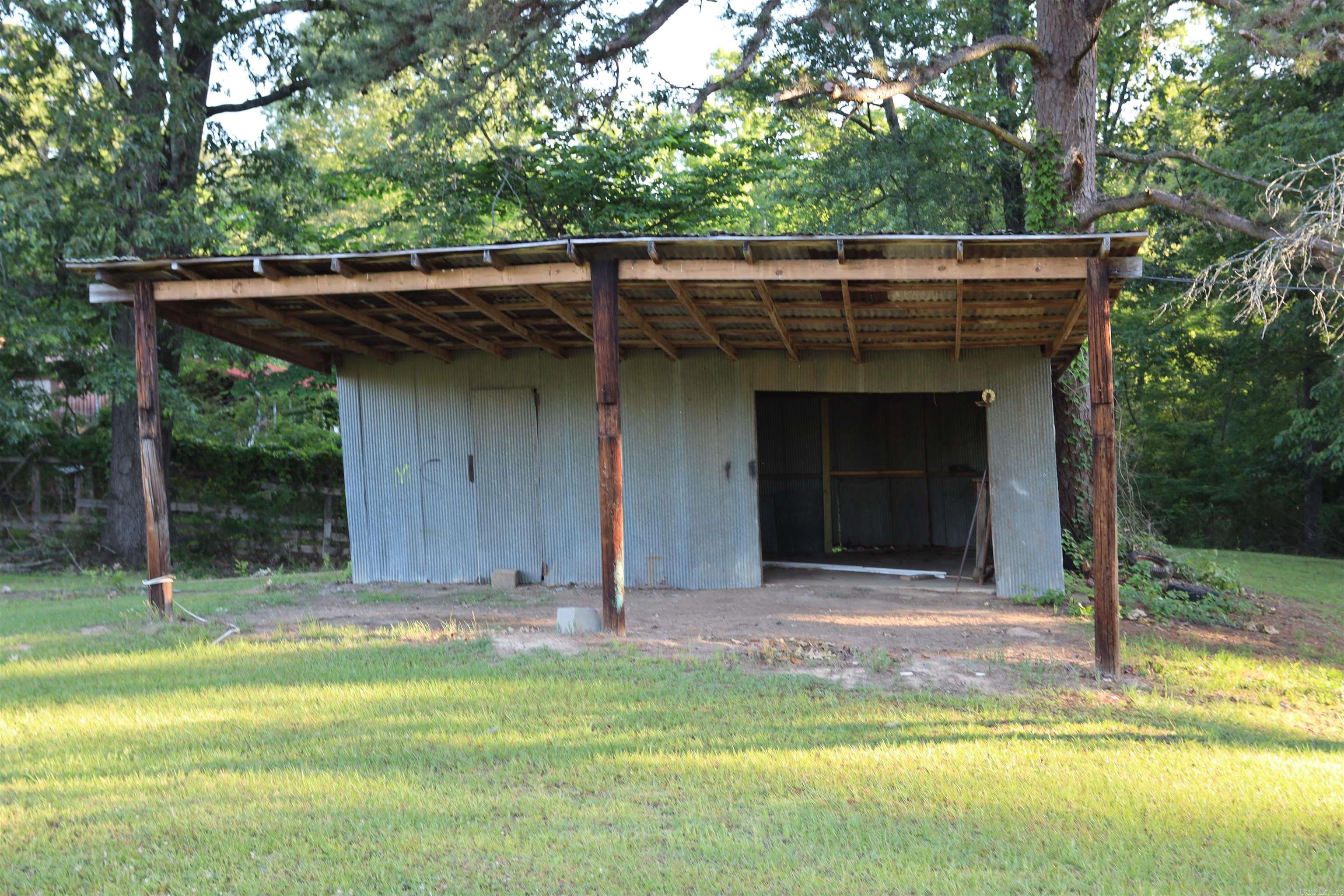1702 W Pine Property Photo 10