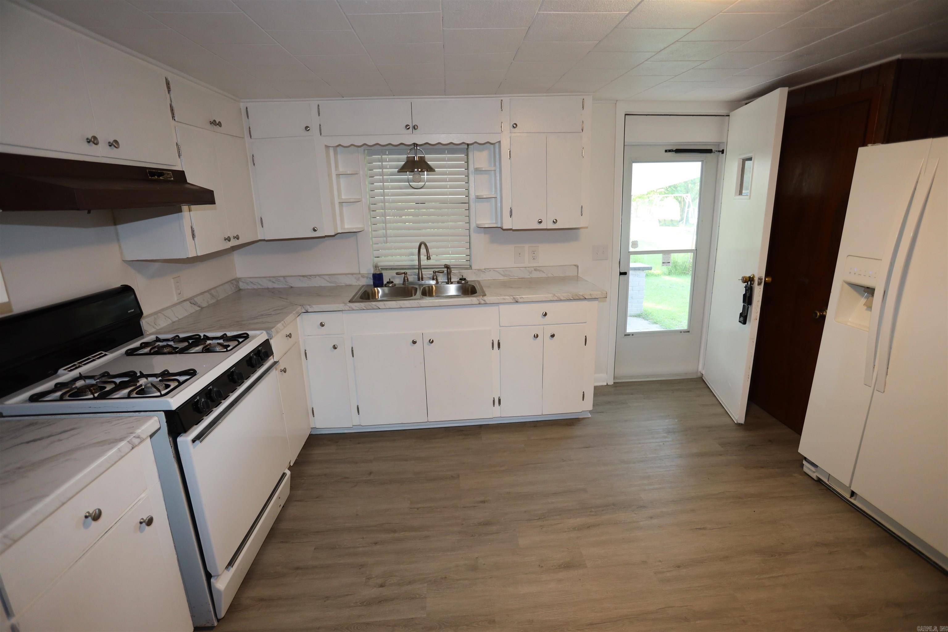 1702 W Pine Property Photo 16