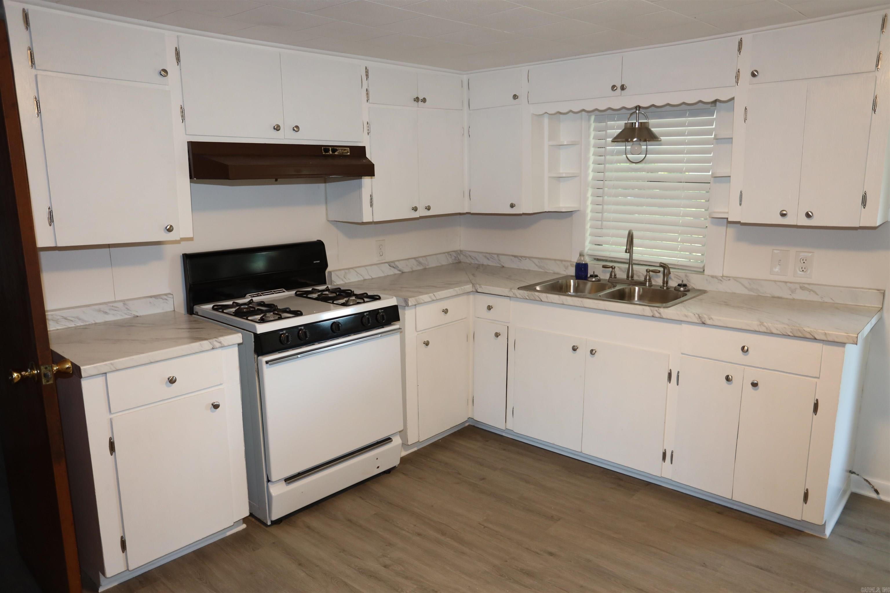 1702 W Pine Property Photo 27