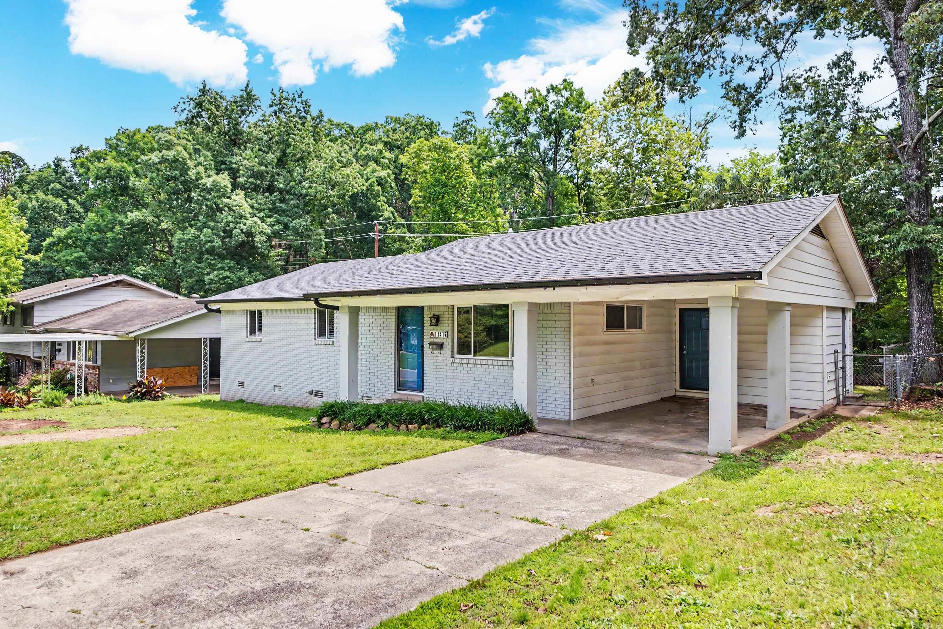 11417 Birchwood Property Photo 2