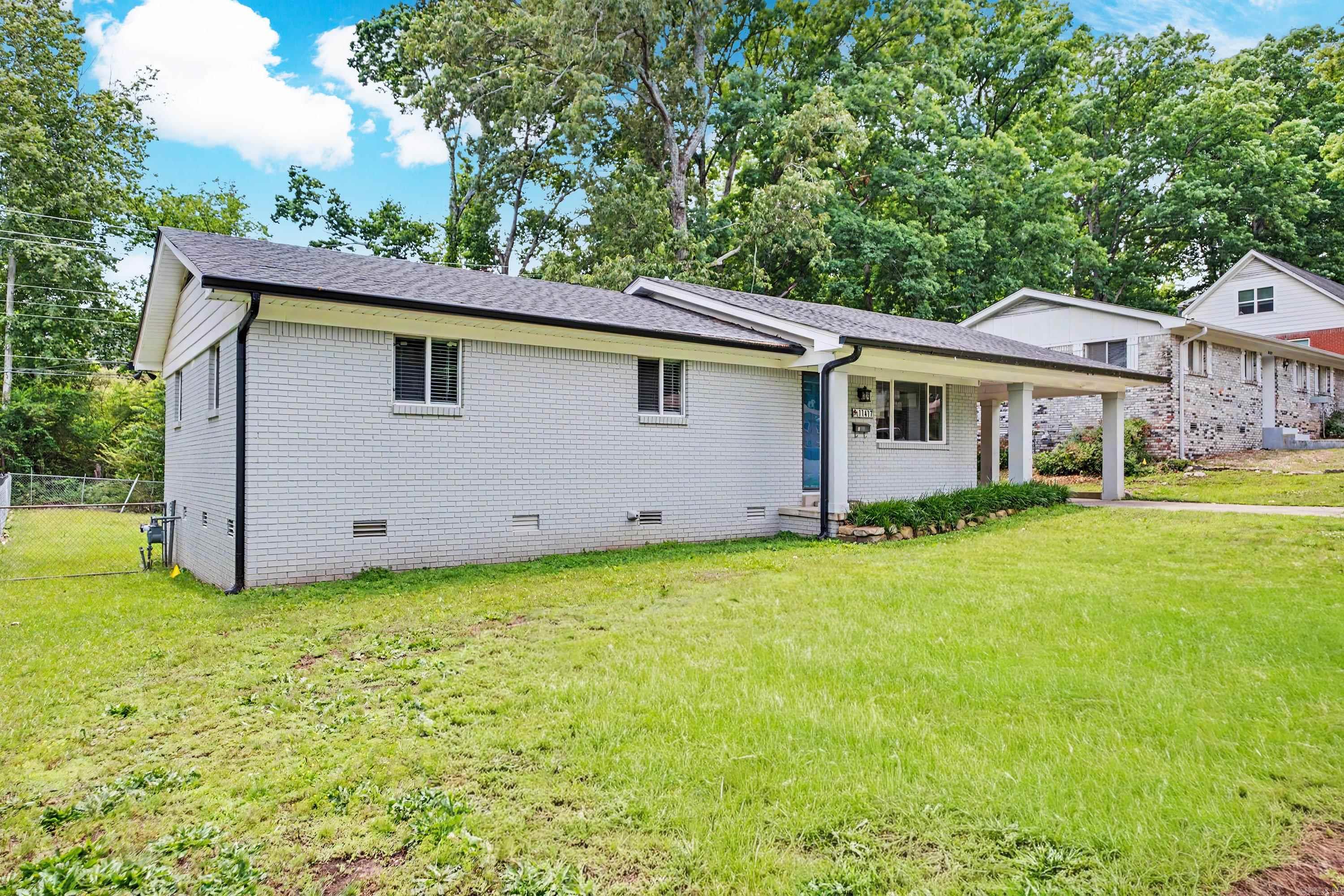 11417 Birchwood Property Photo 3