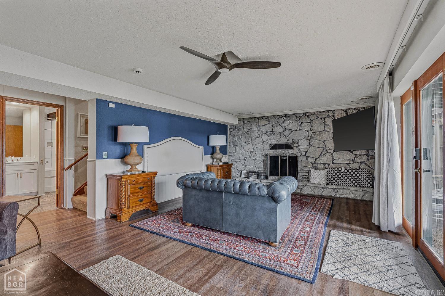 176 E Lakeshore Drive Property Photo 26