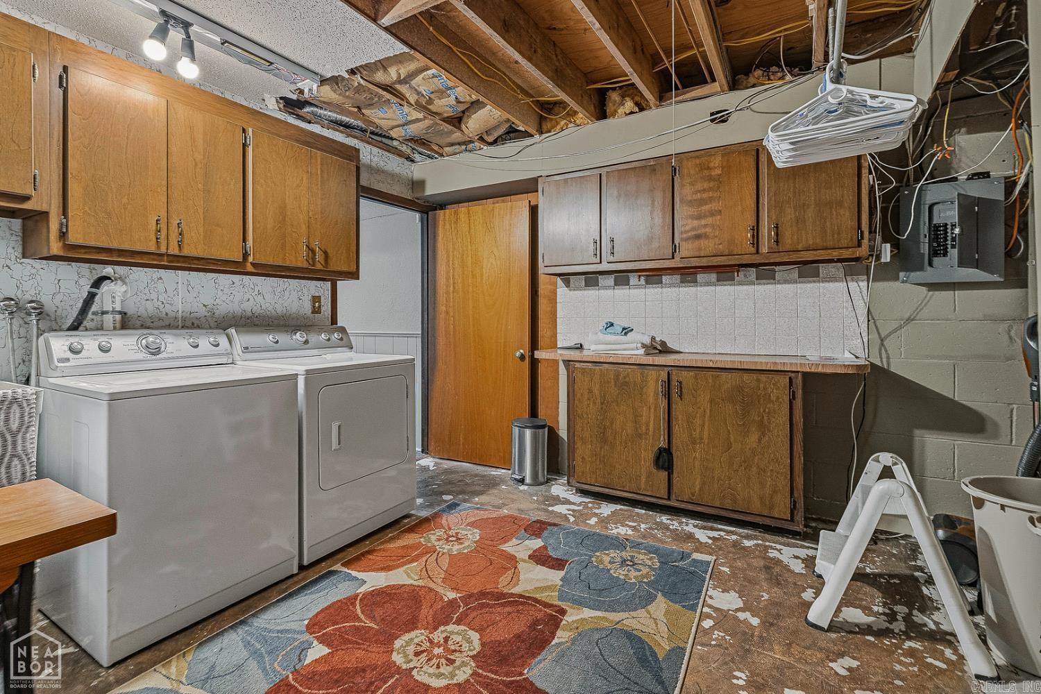176 E Lakeshore Drive Property Photo 31