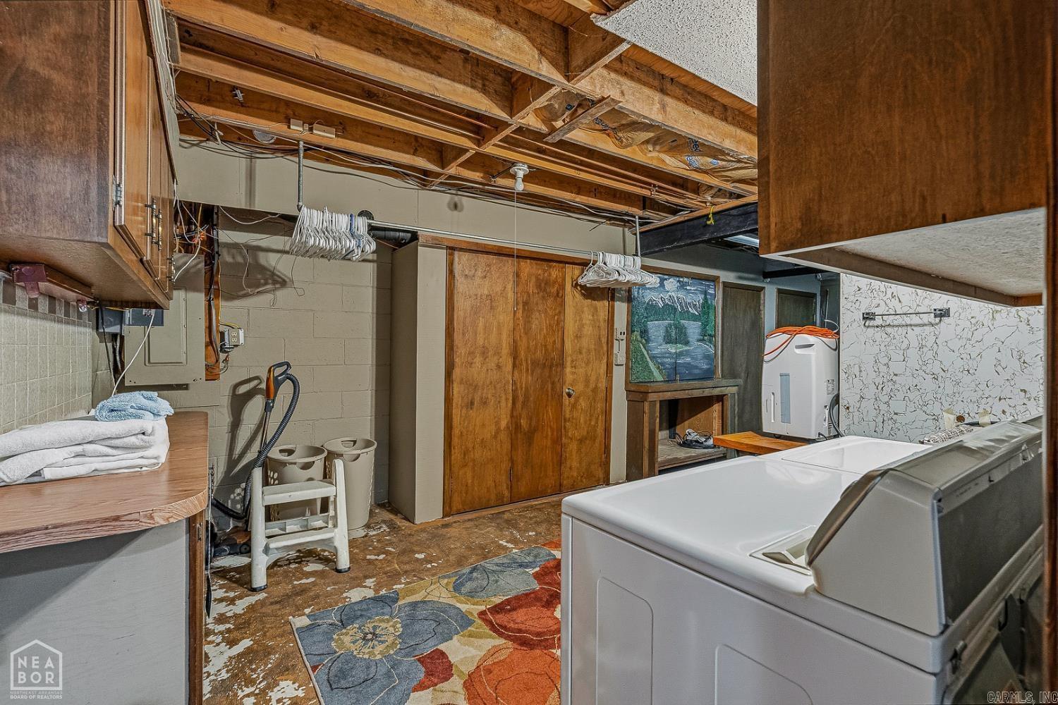 176 E Lakeshore Drive Property Photo 32