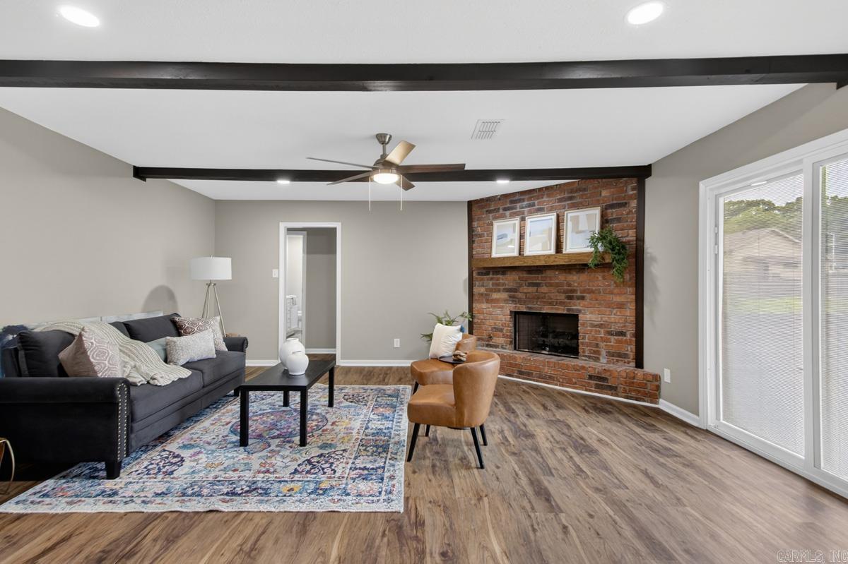1809 Saratoga Property Photo 4