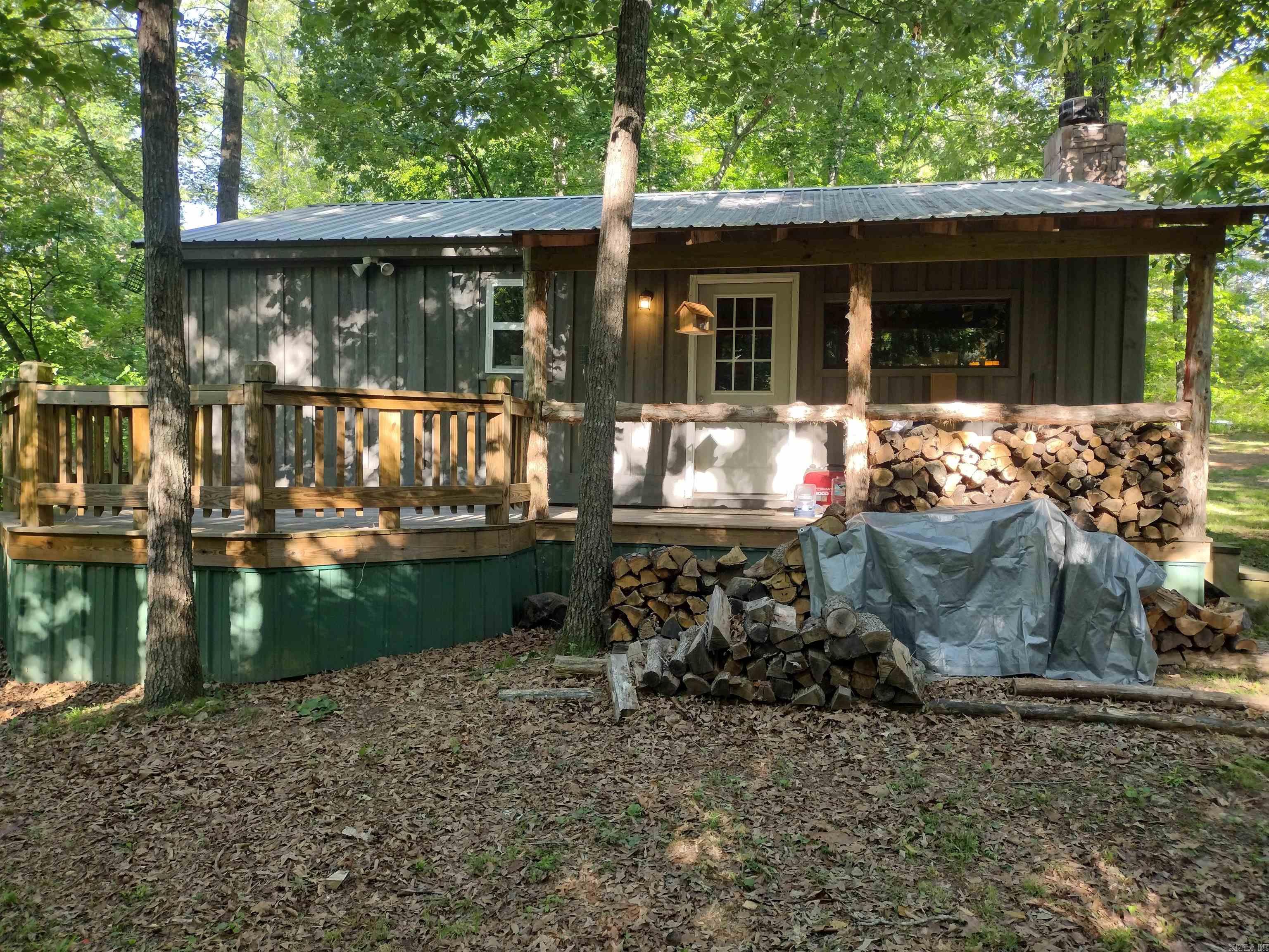 880 Wildcat Rd Property Photo 2