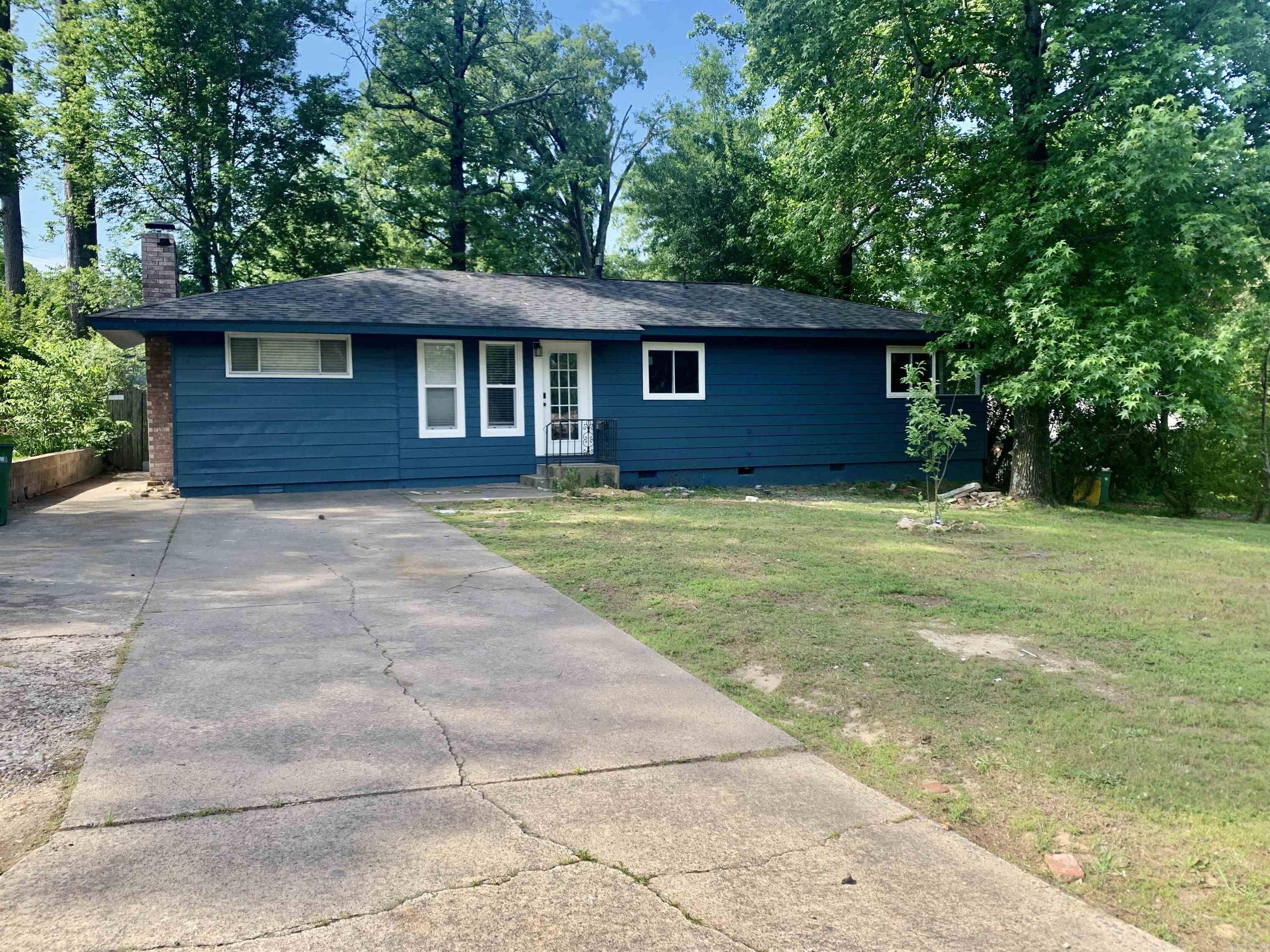 5 Roxbury Drive Property Photo 2