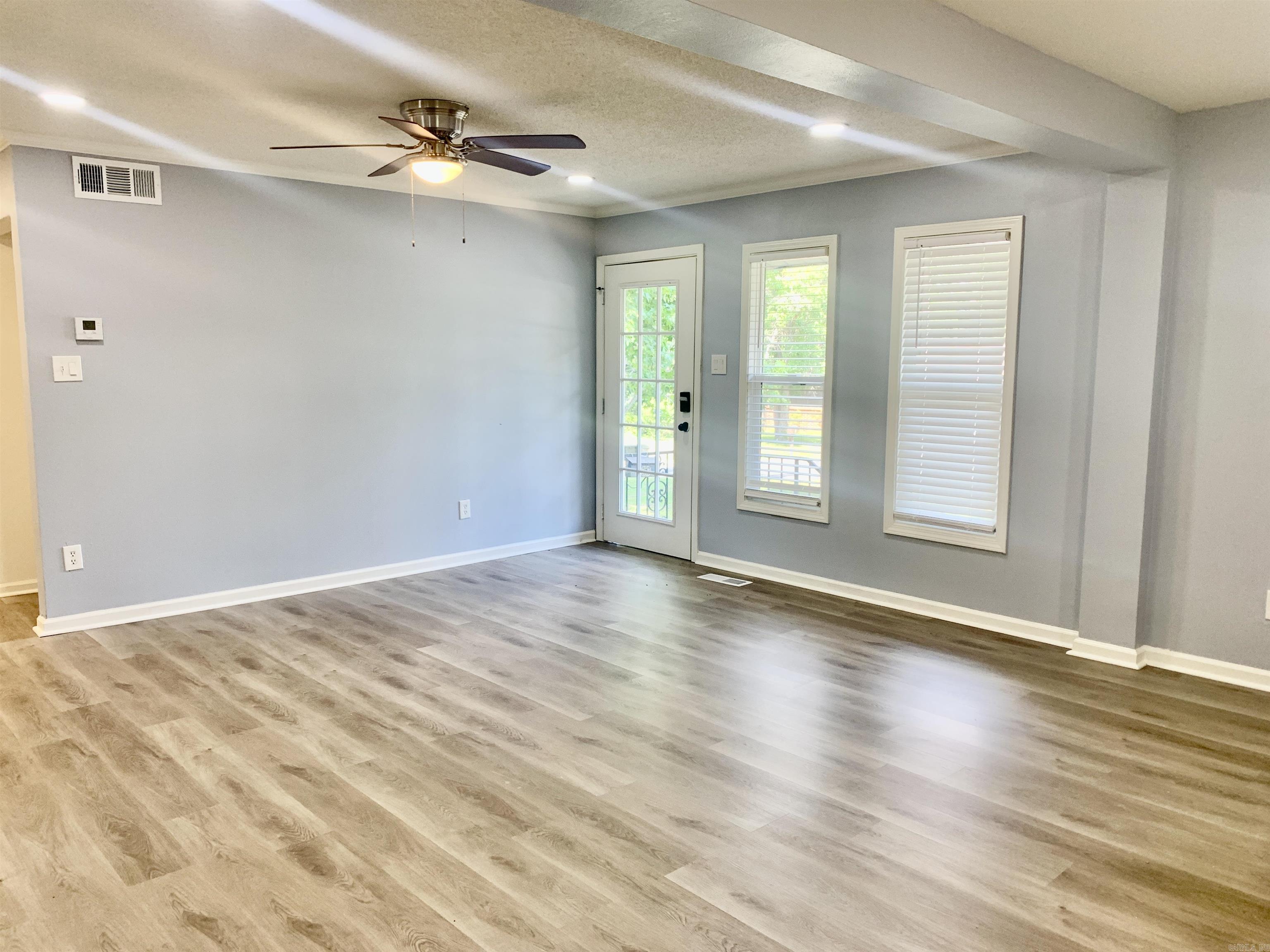 5 Roxbury Drive Property Photo 4