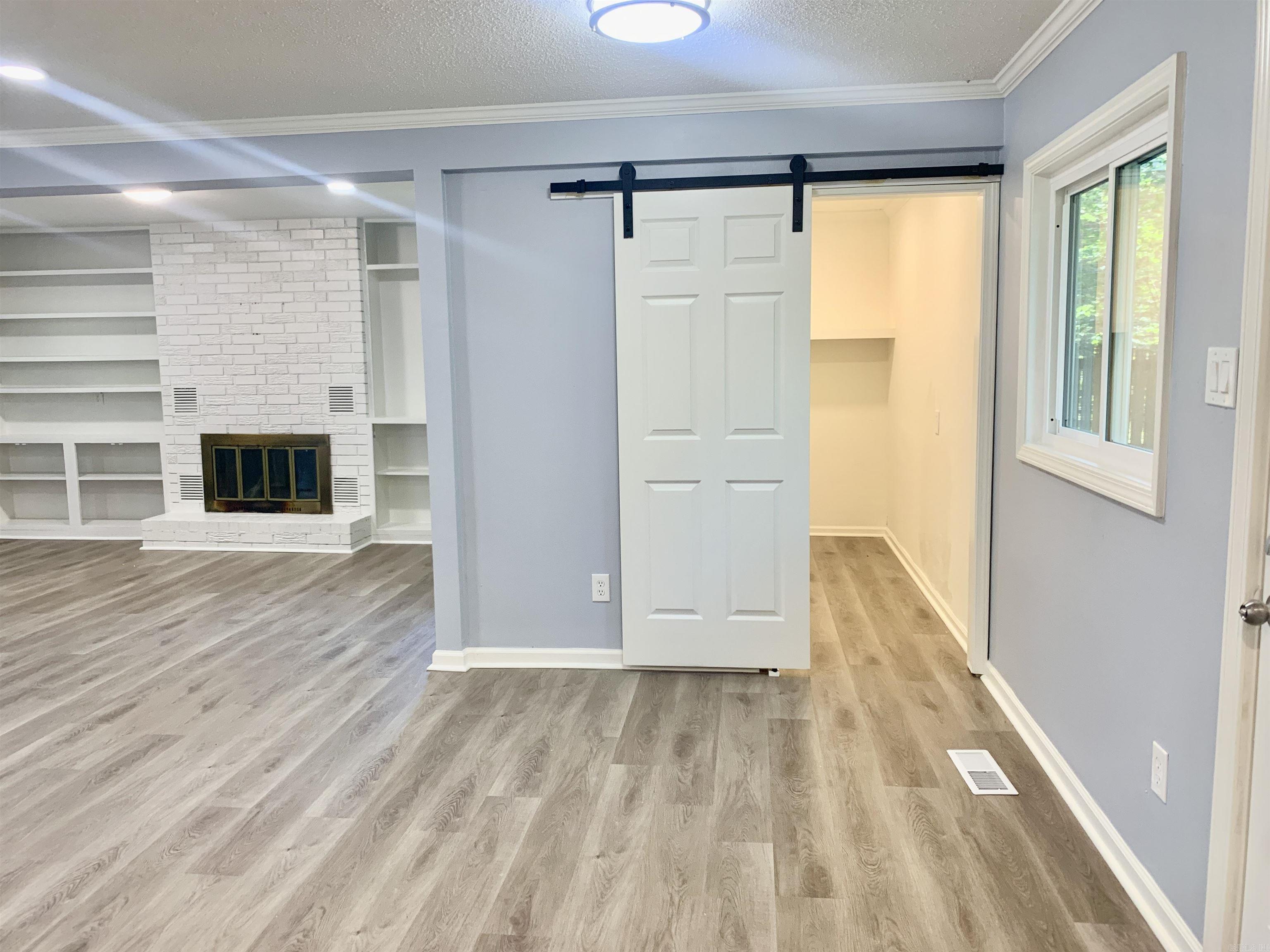 5 Roxbury Drive Property Photo 11
