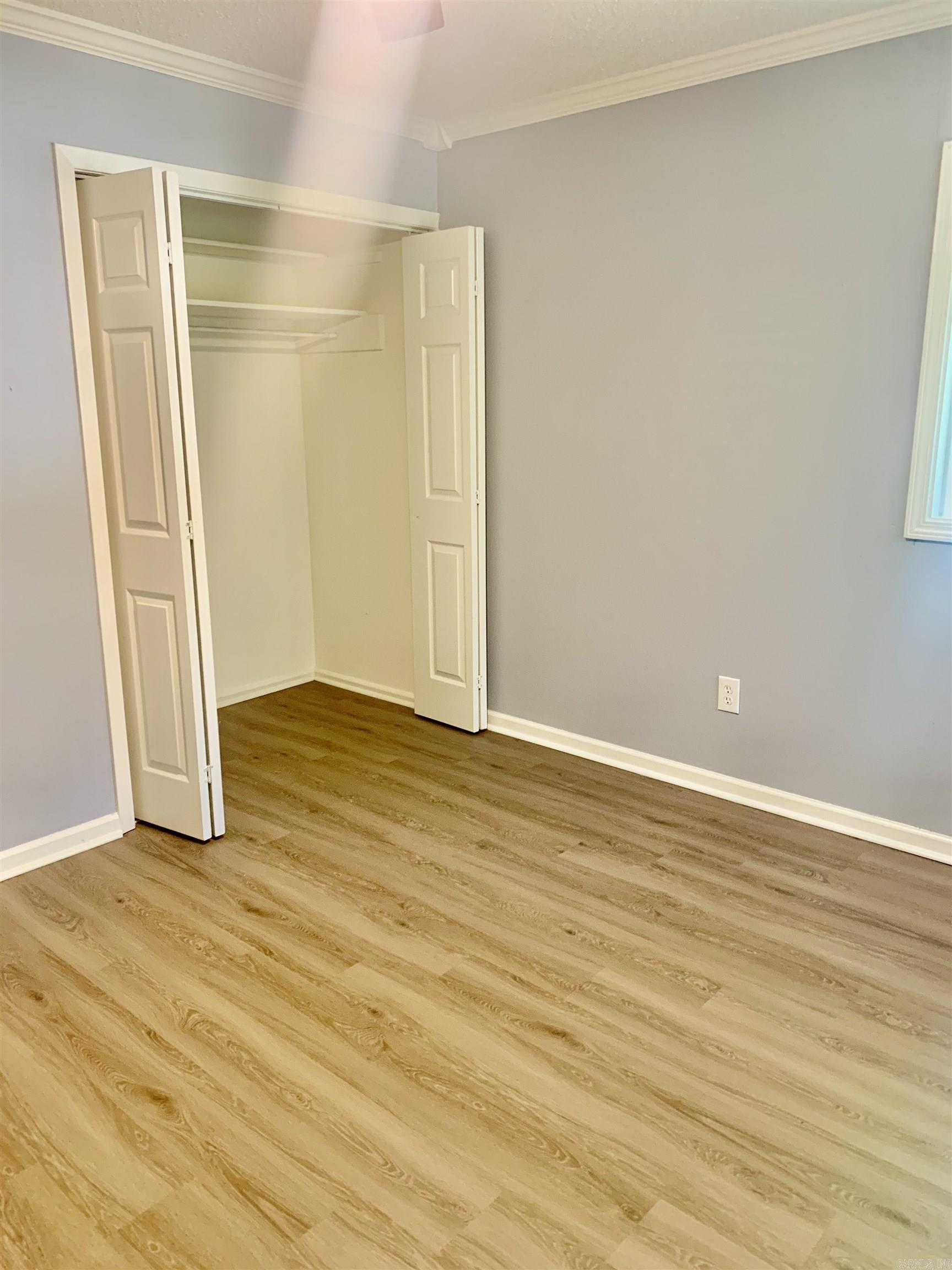 5 Roxbury Drive Property Photo 24