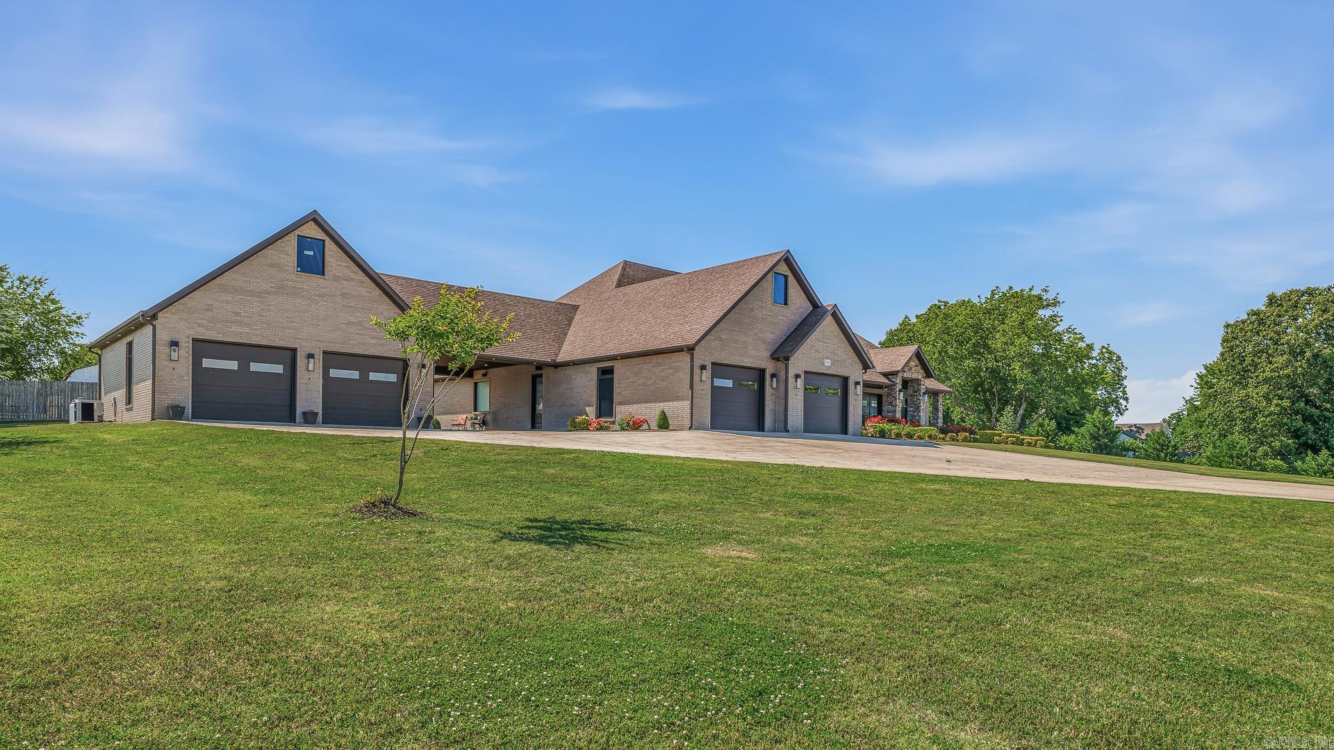 4208 W Kingshighway Property Photo 3