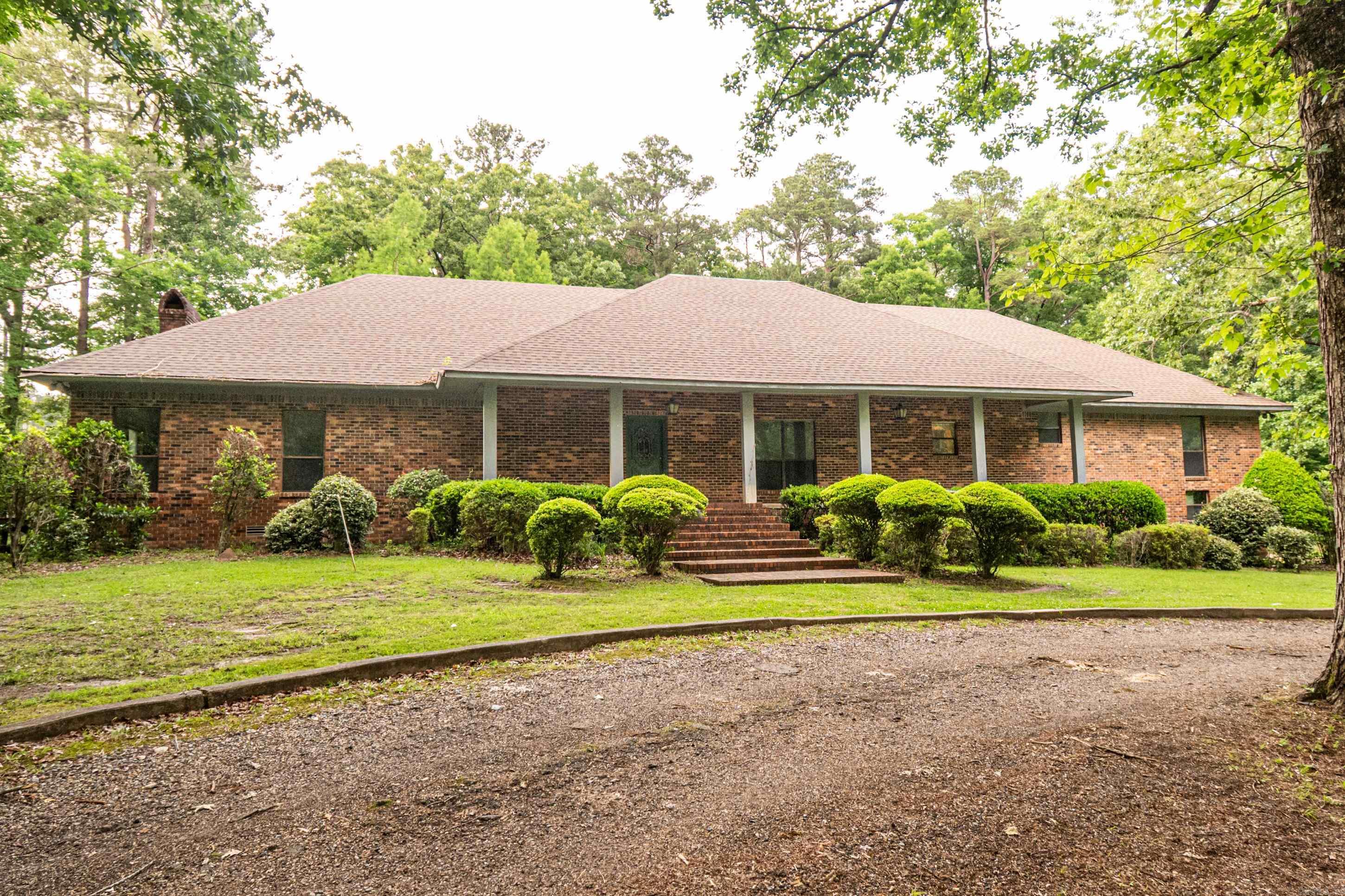 214 Millcreek Dr Property Photo 1