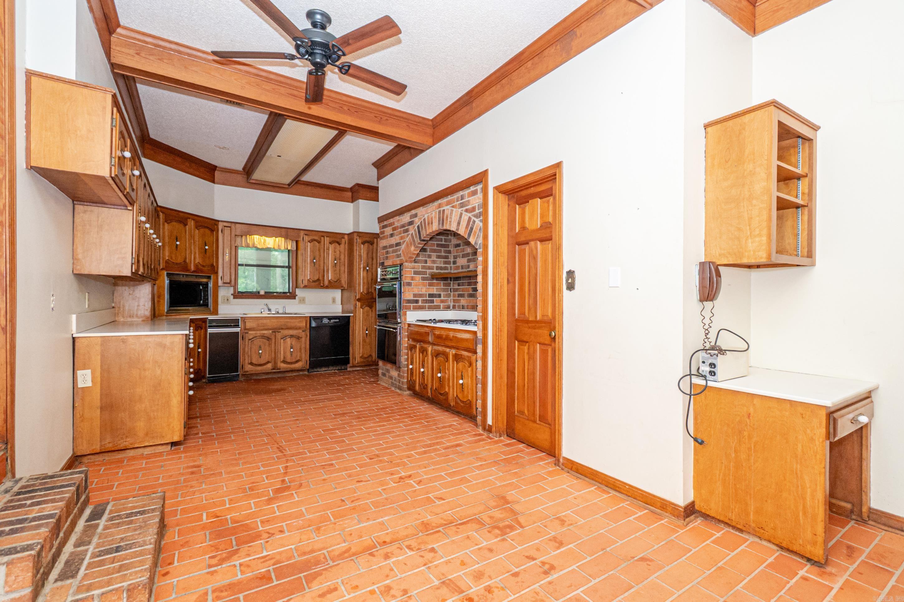 214 Millcreek Dr Property Photo 10