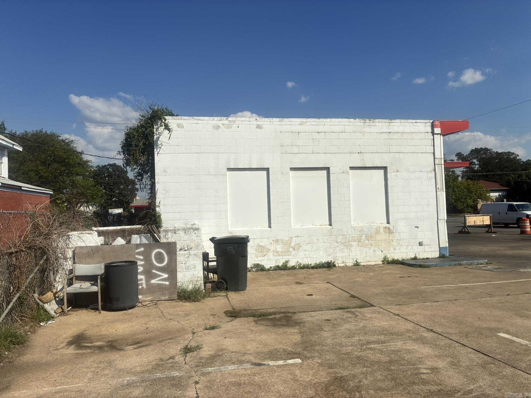 600 W Roosevelt Road Property Photo 4