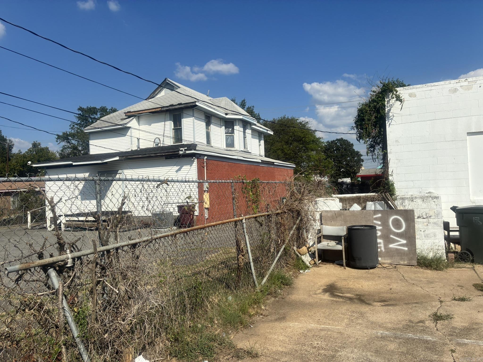 600 W Roosevelt Road Property Photo 5