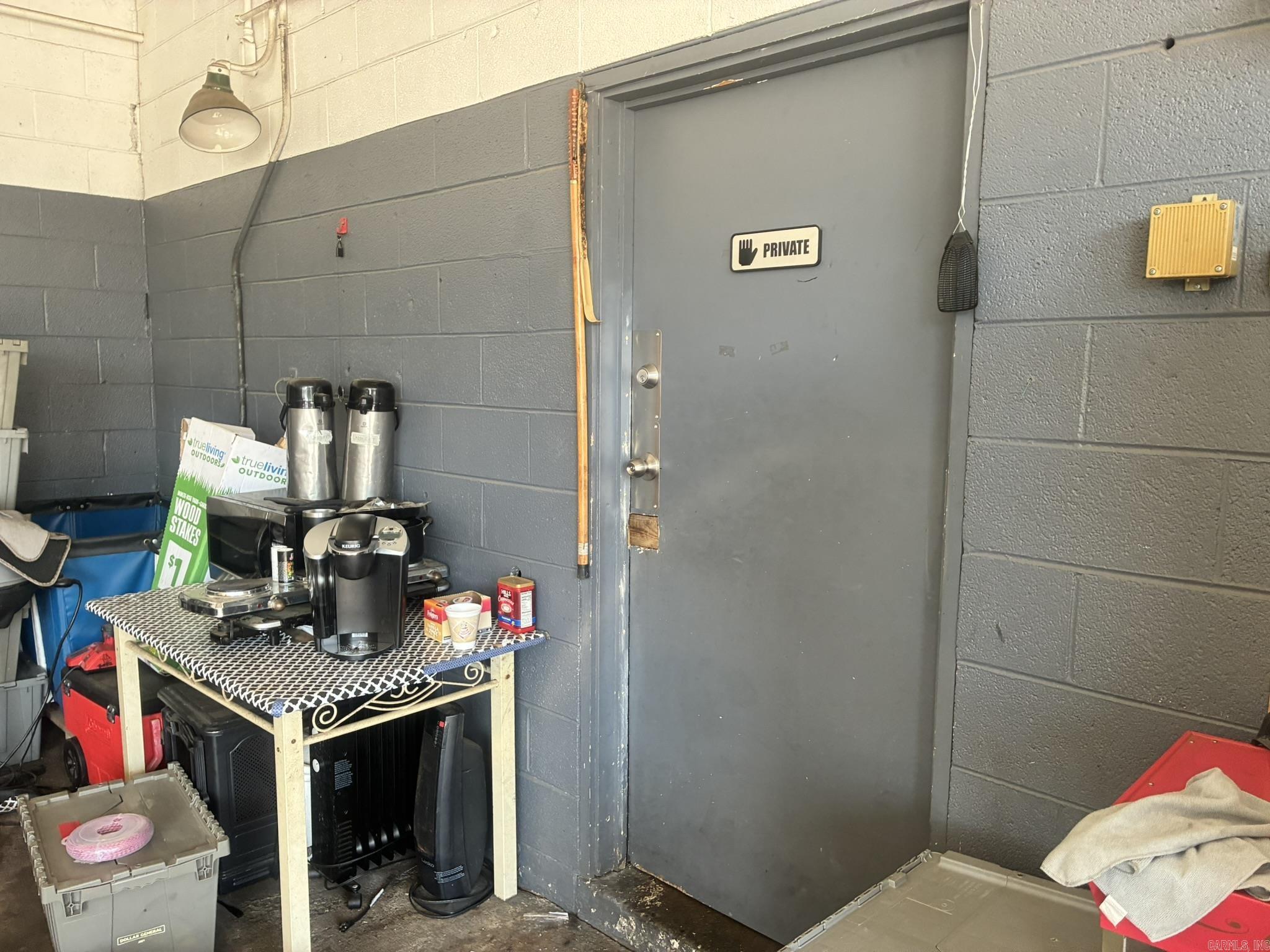 600 W Roosevelt Road Property Photo 17