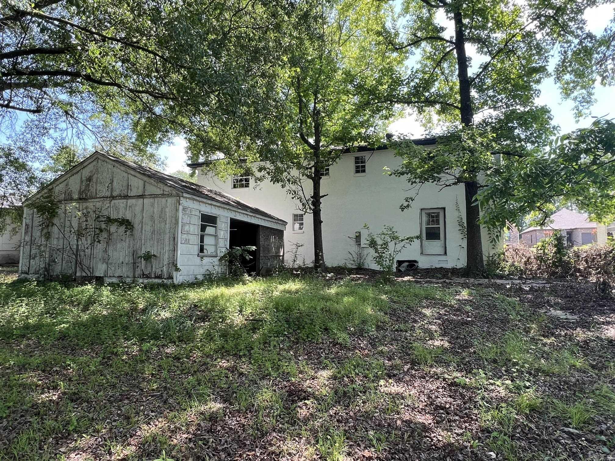 1004 Jeff Davis Property Photo 2