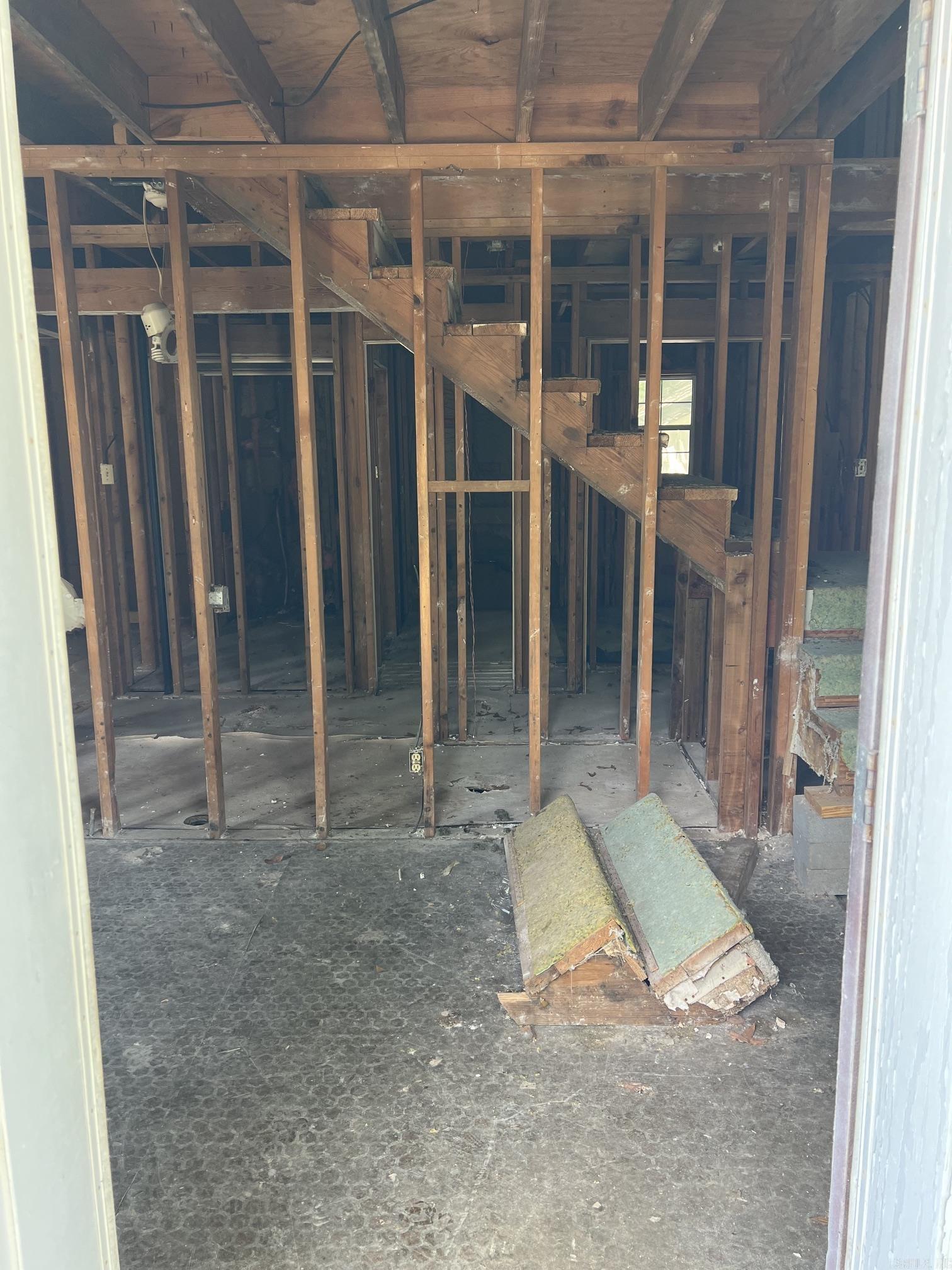 1004 Jeff Davis Property Photo 4