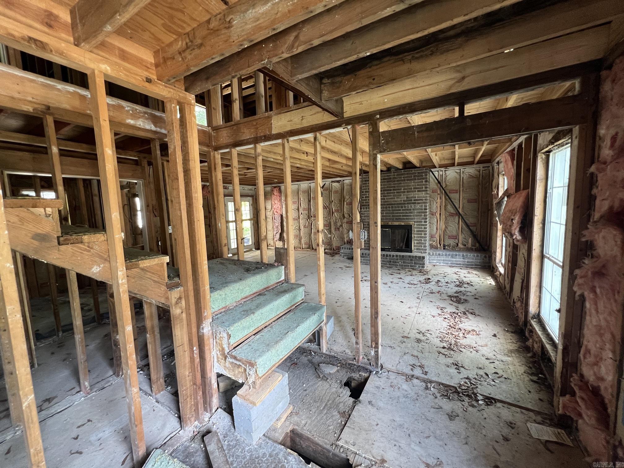 1004 Jeff Davis Property Photo 6