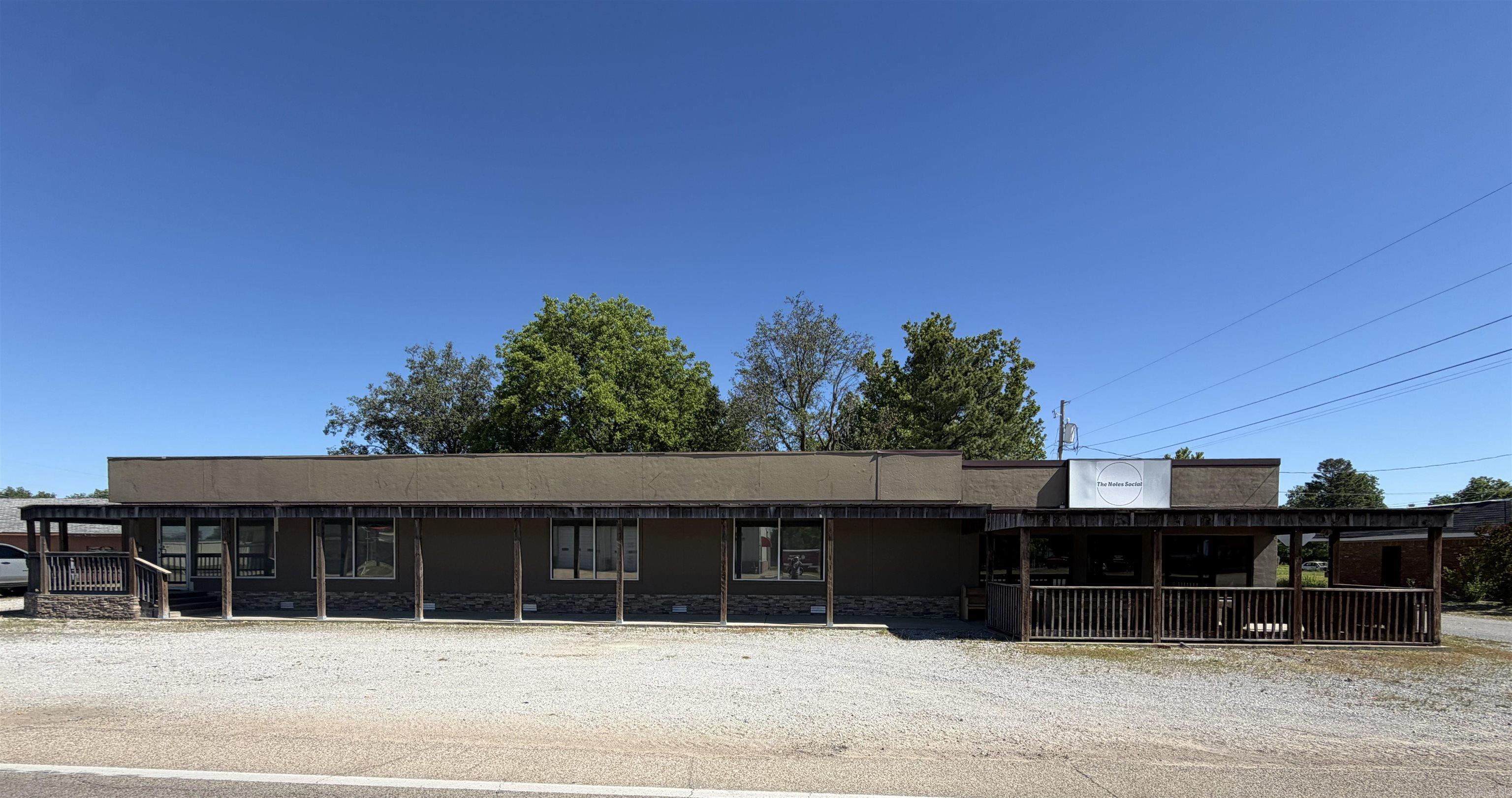 105 E 9th Street Property Photo 1