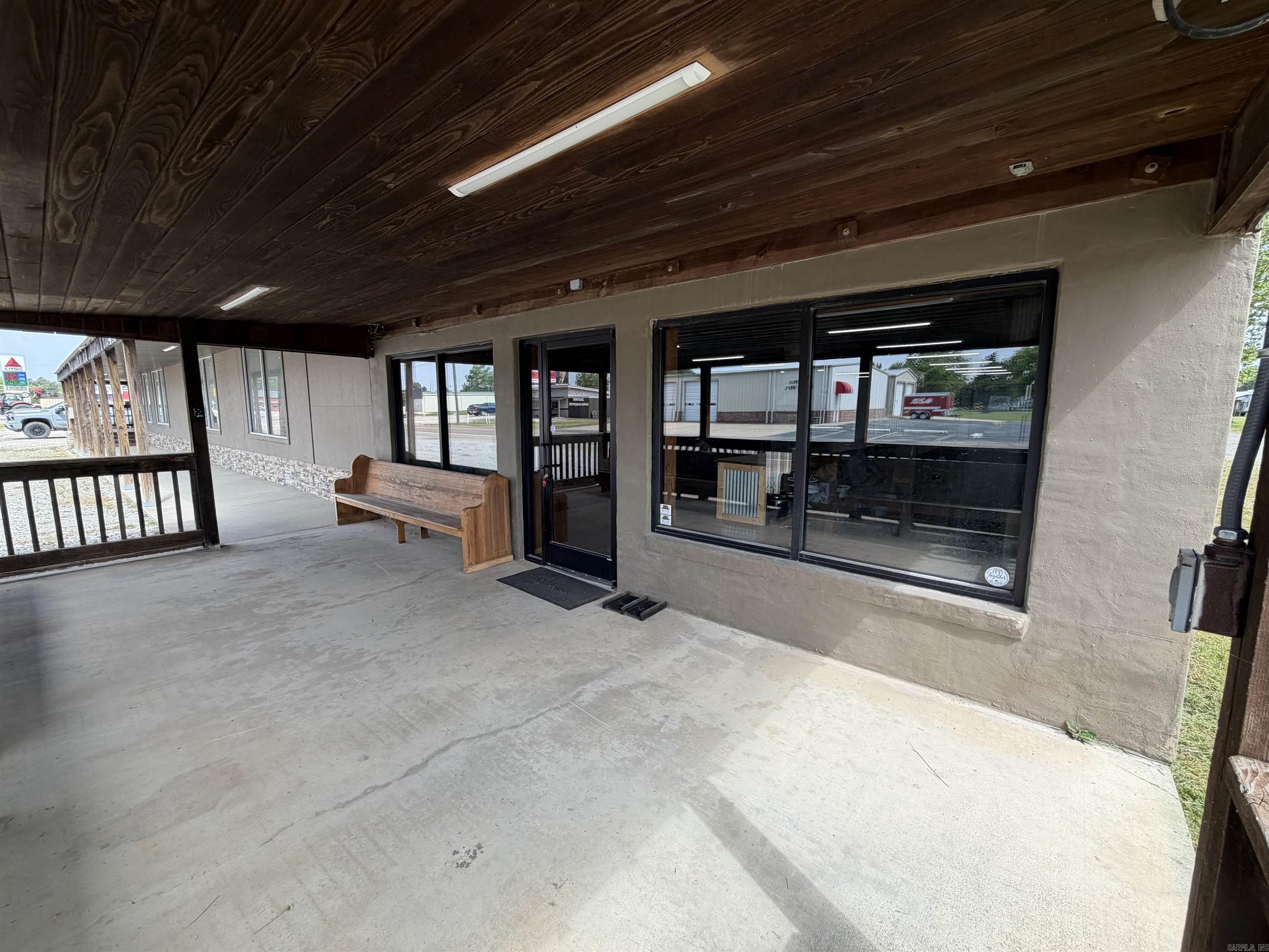 105 E 9th Street Property Photo 14