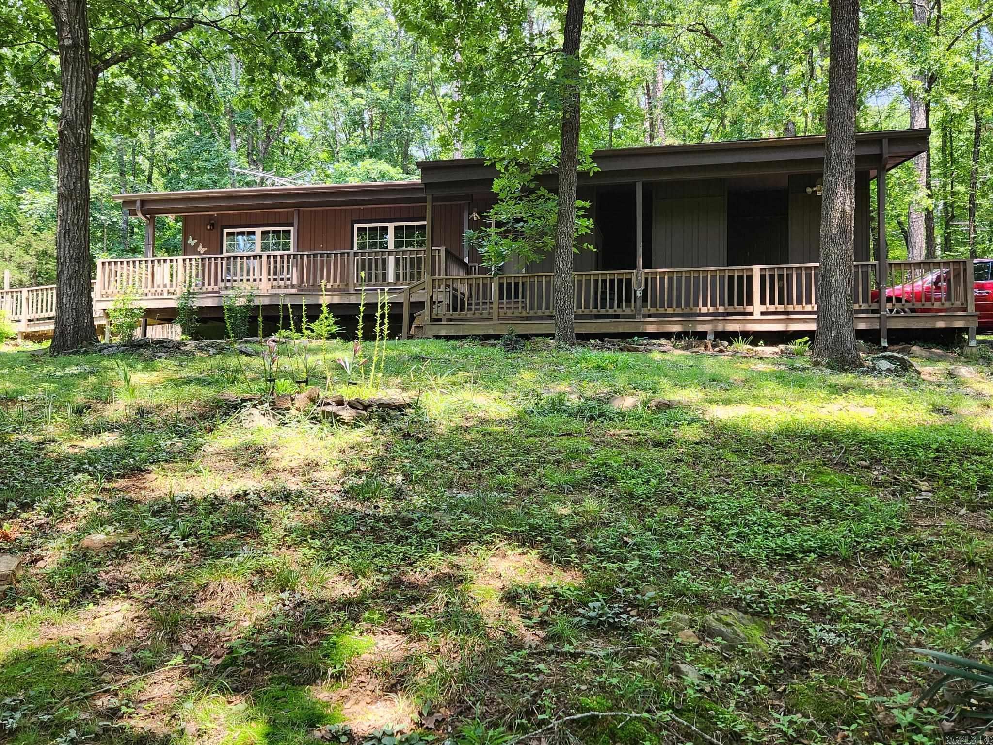 106 Oak Park Property Photo 1