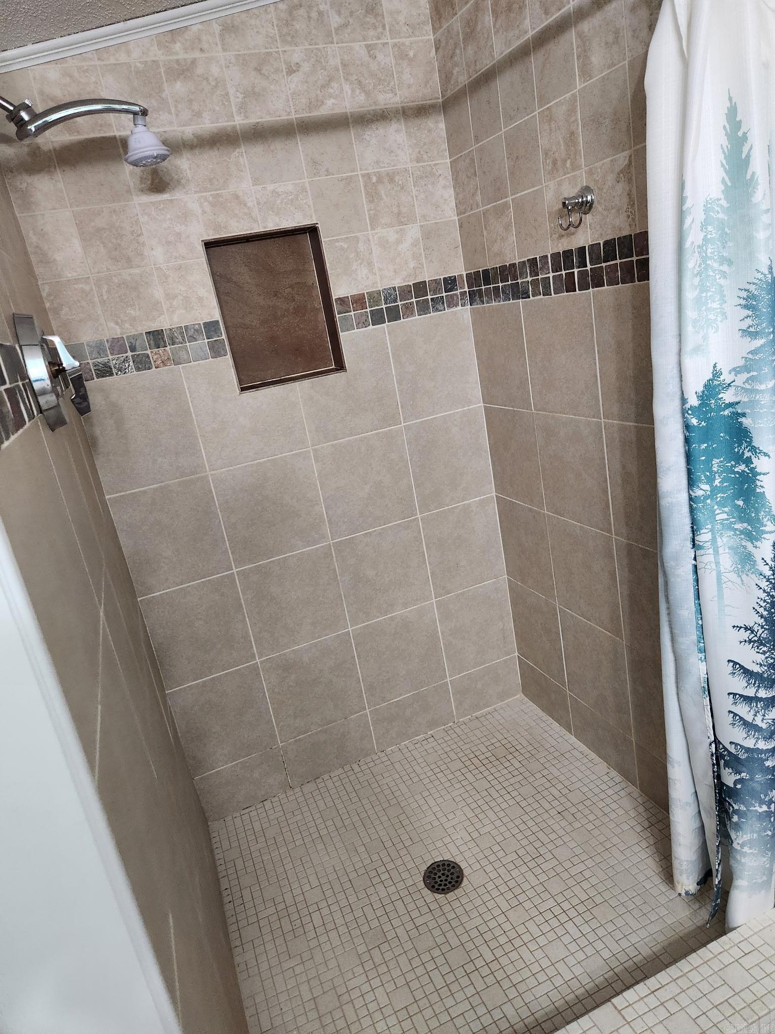 106 Oak Park Property Photo 11