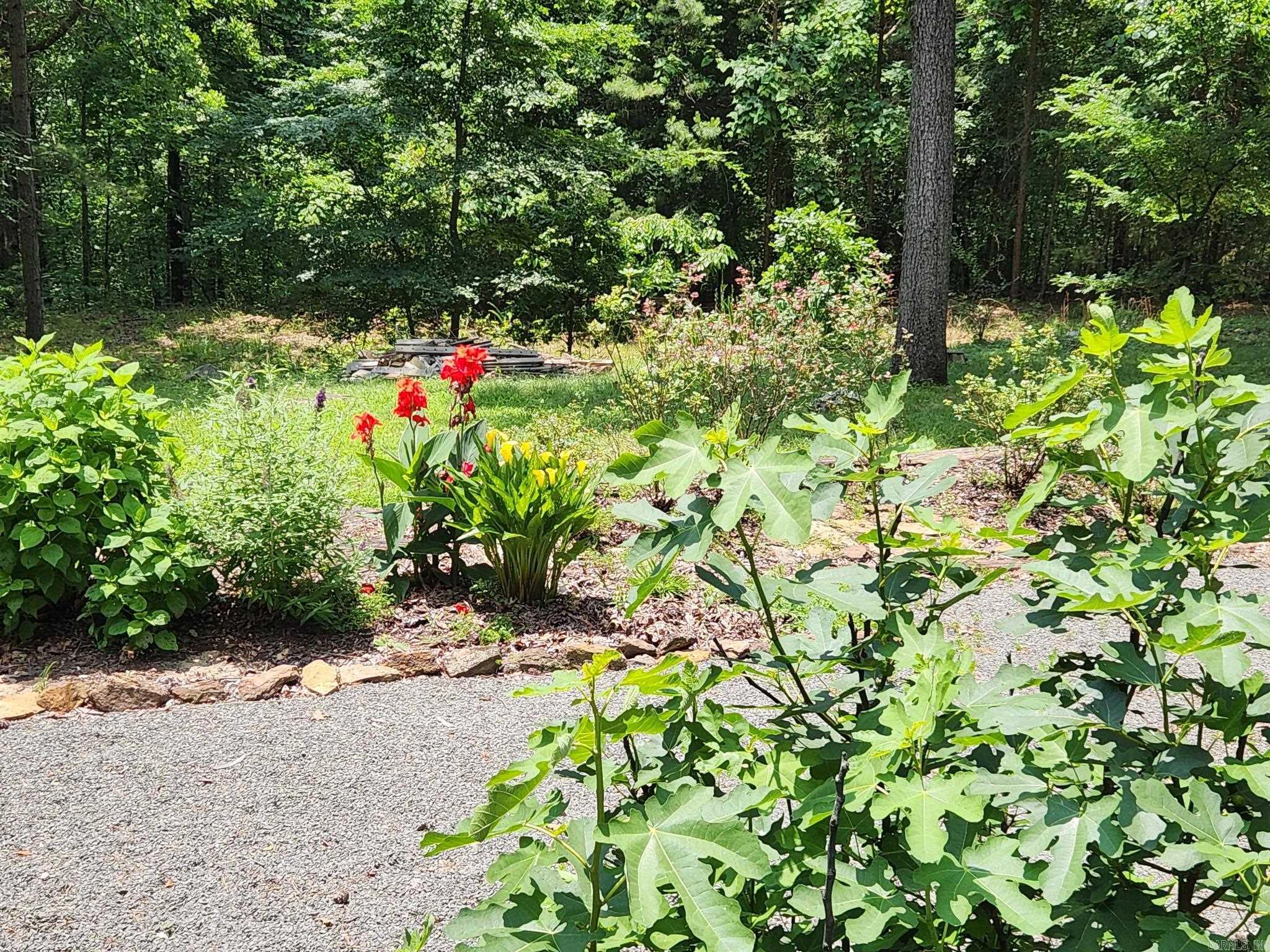 106 Oak Park Property Photo 17