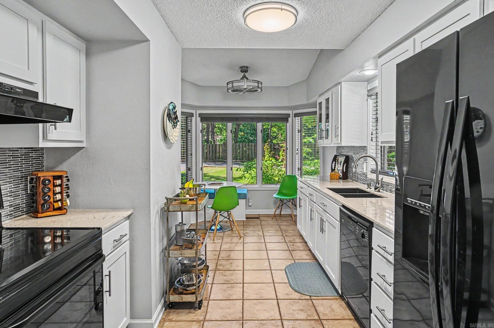 5 Emanuel Lane Property Photo 3
