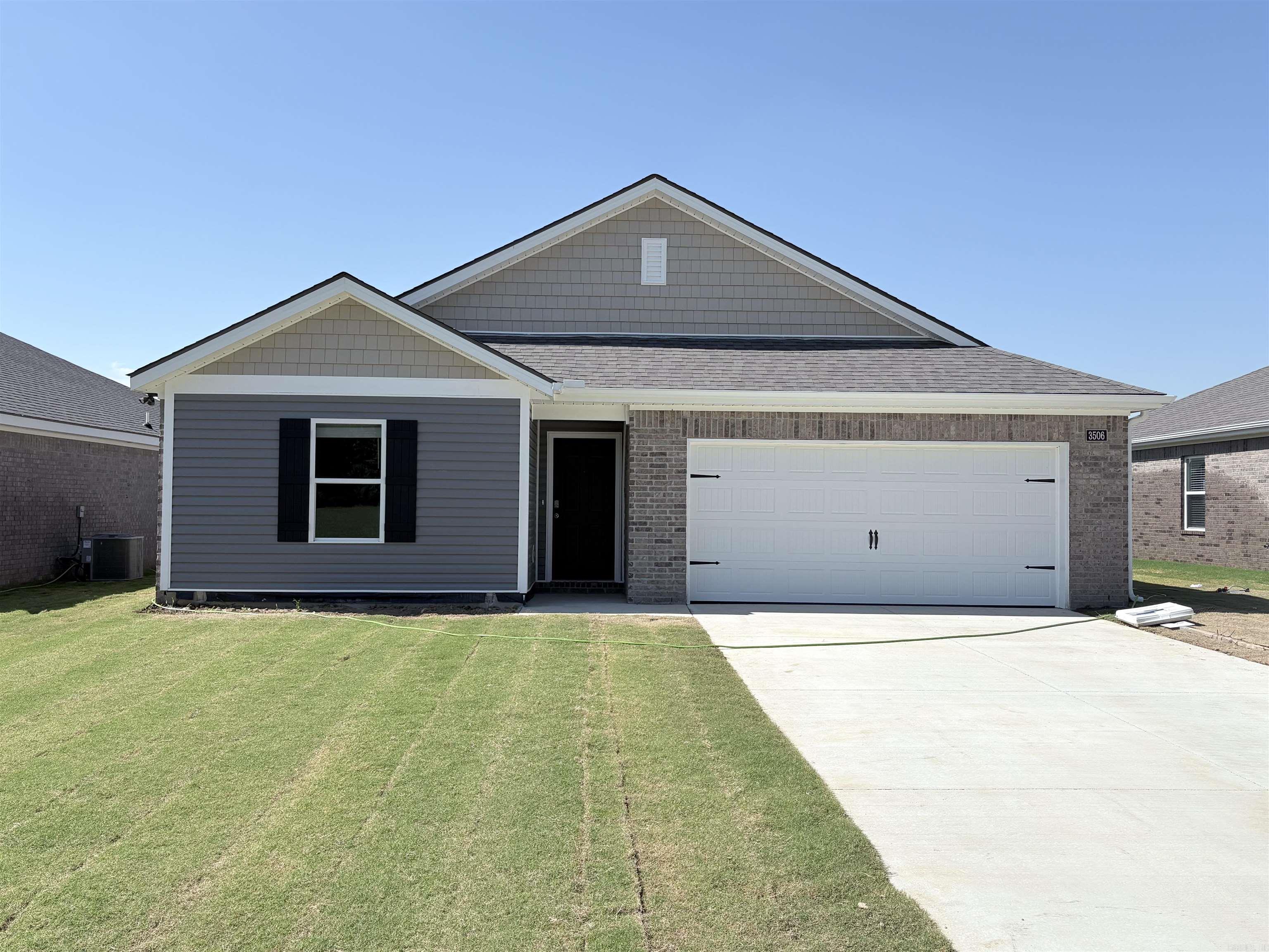 3506 Hawthorn Way Property Photo 1