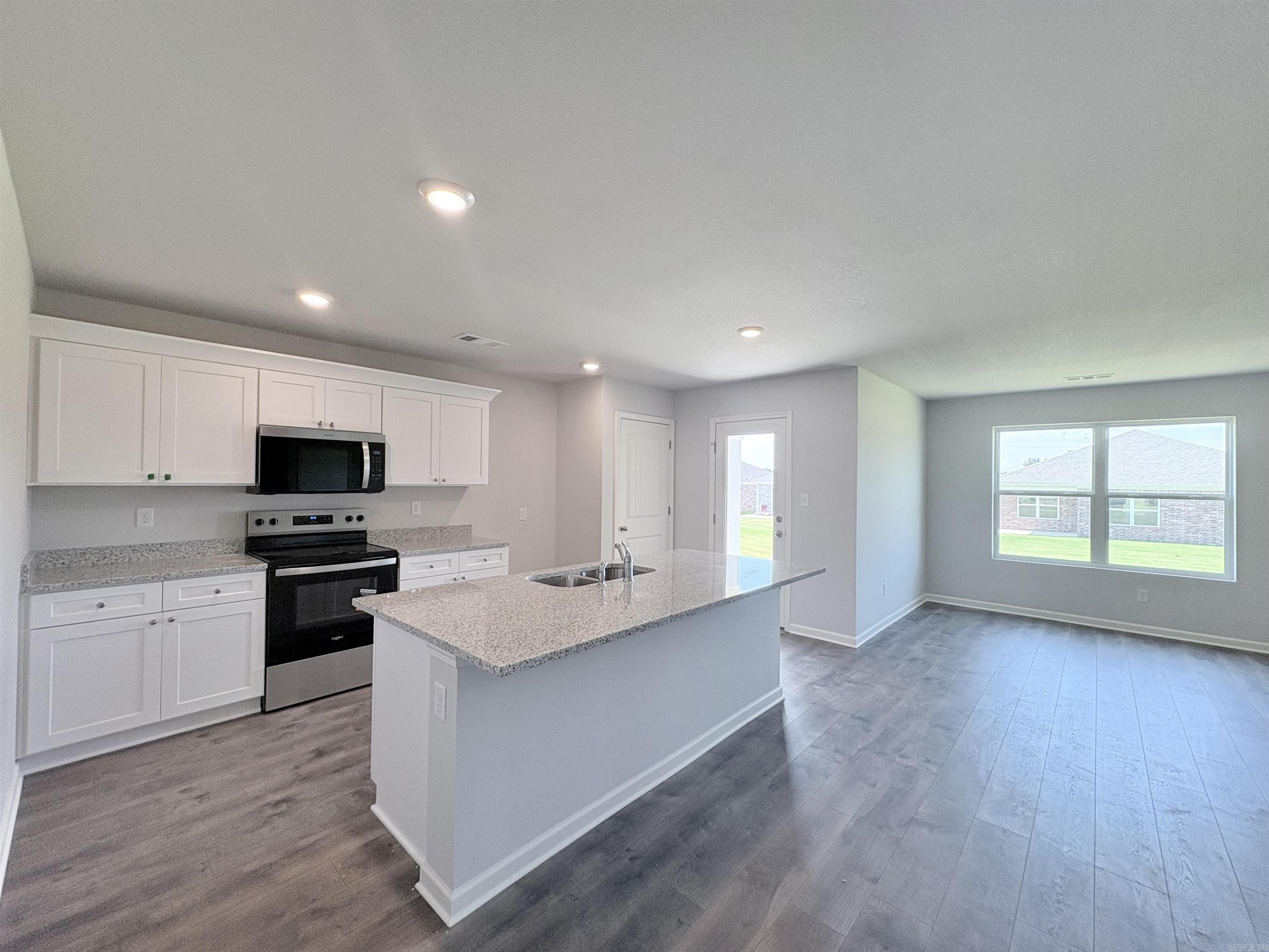 3506 Hawthorn Way Property Photo 2