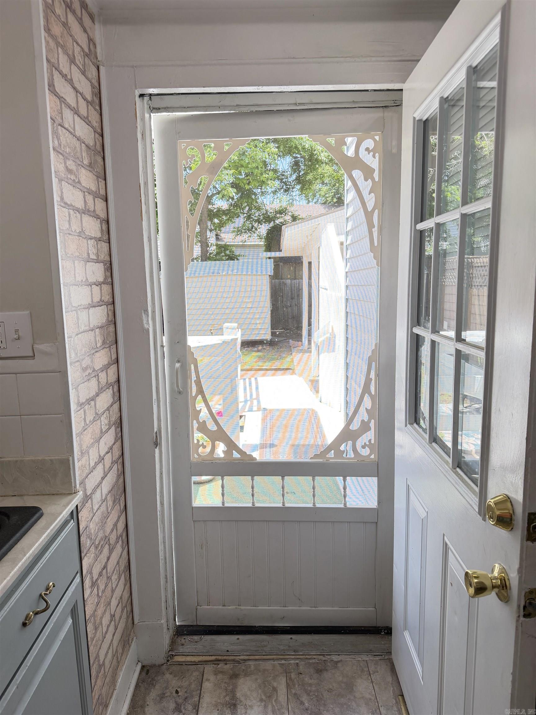 609 W Poplar Street Property Photo 13