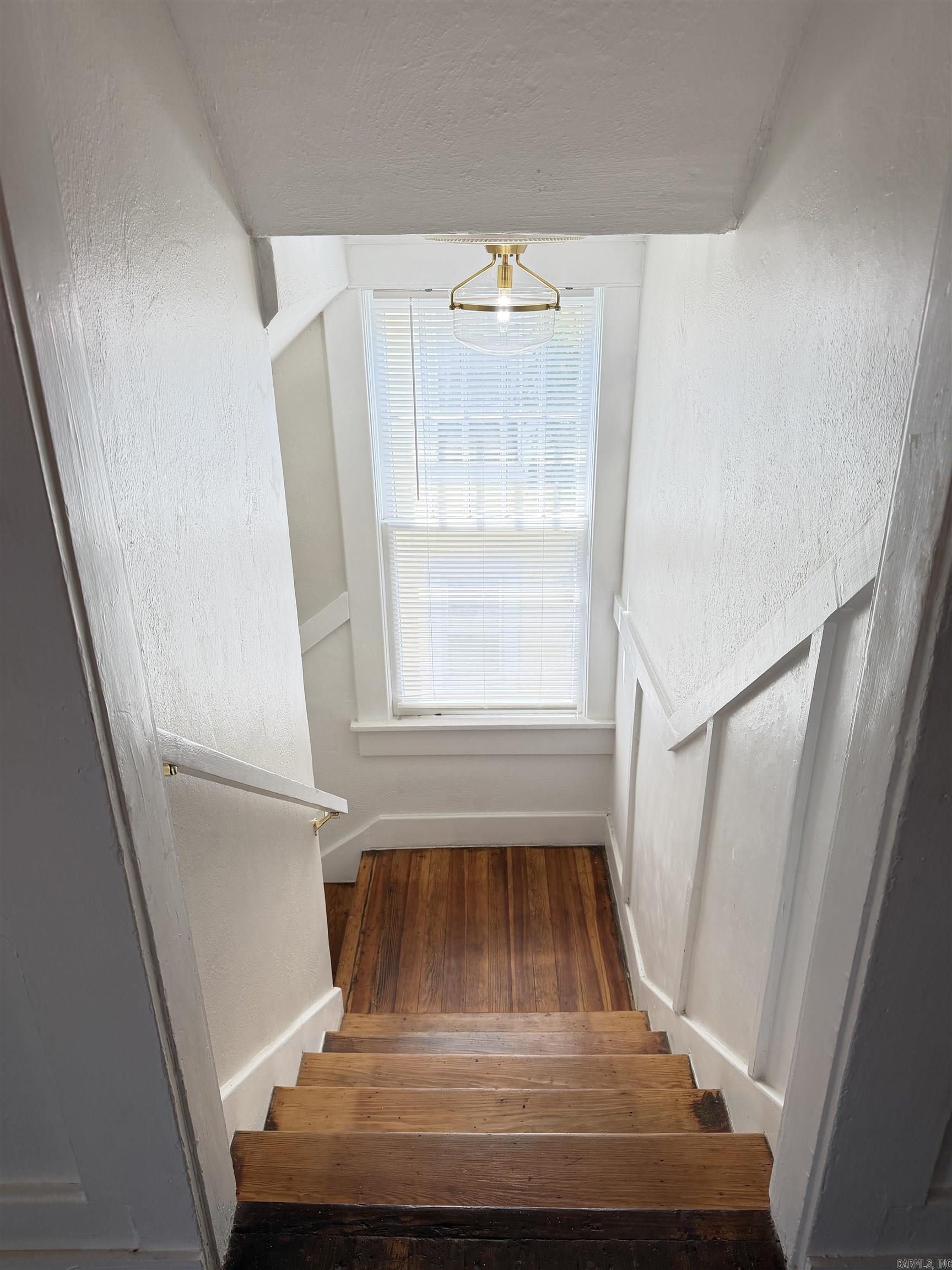 609 W Poplar Street Property Photo 18