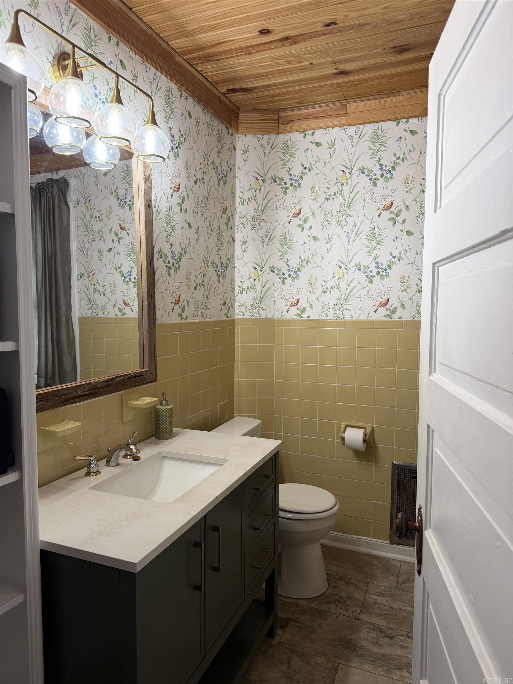 609 W Poplar Street Property Photo 20