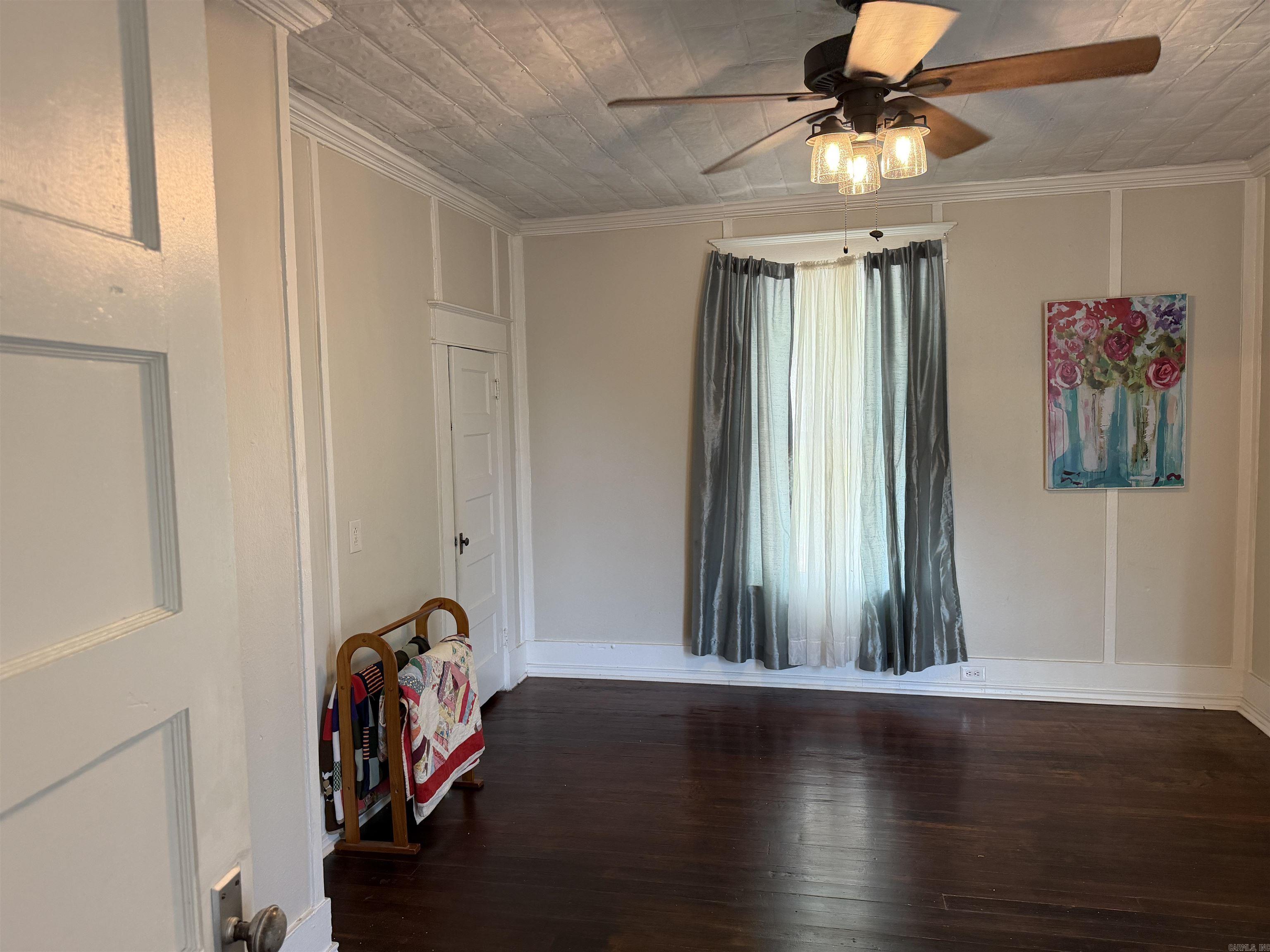 609 W Poplar Street Property Photo 24