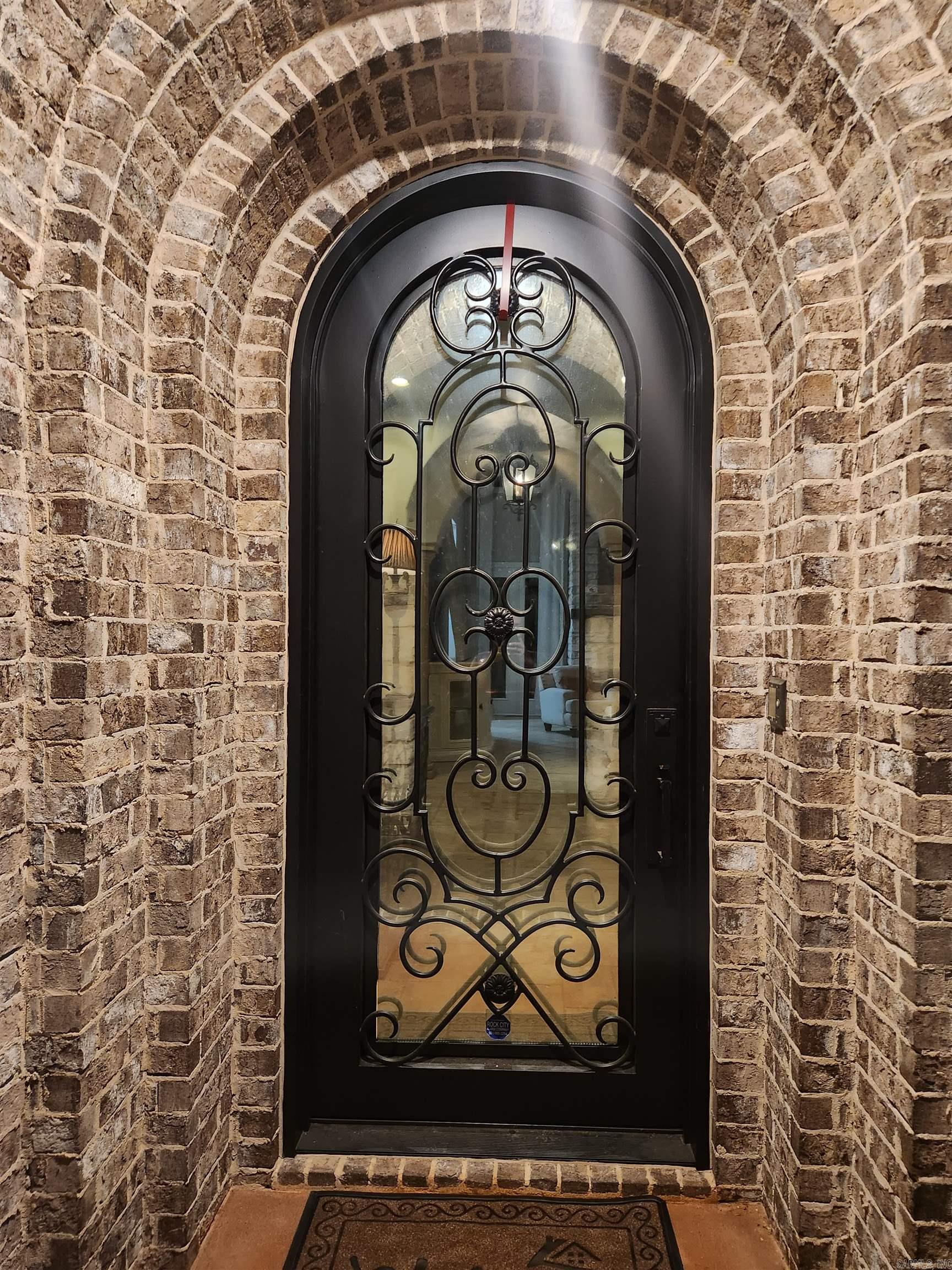 11 La Scala Court Property Photo 5