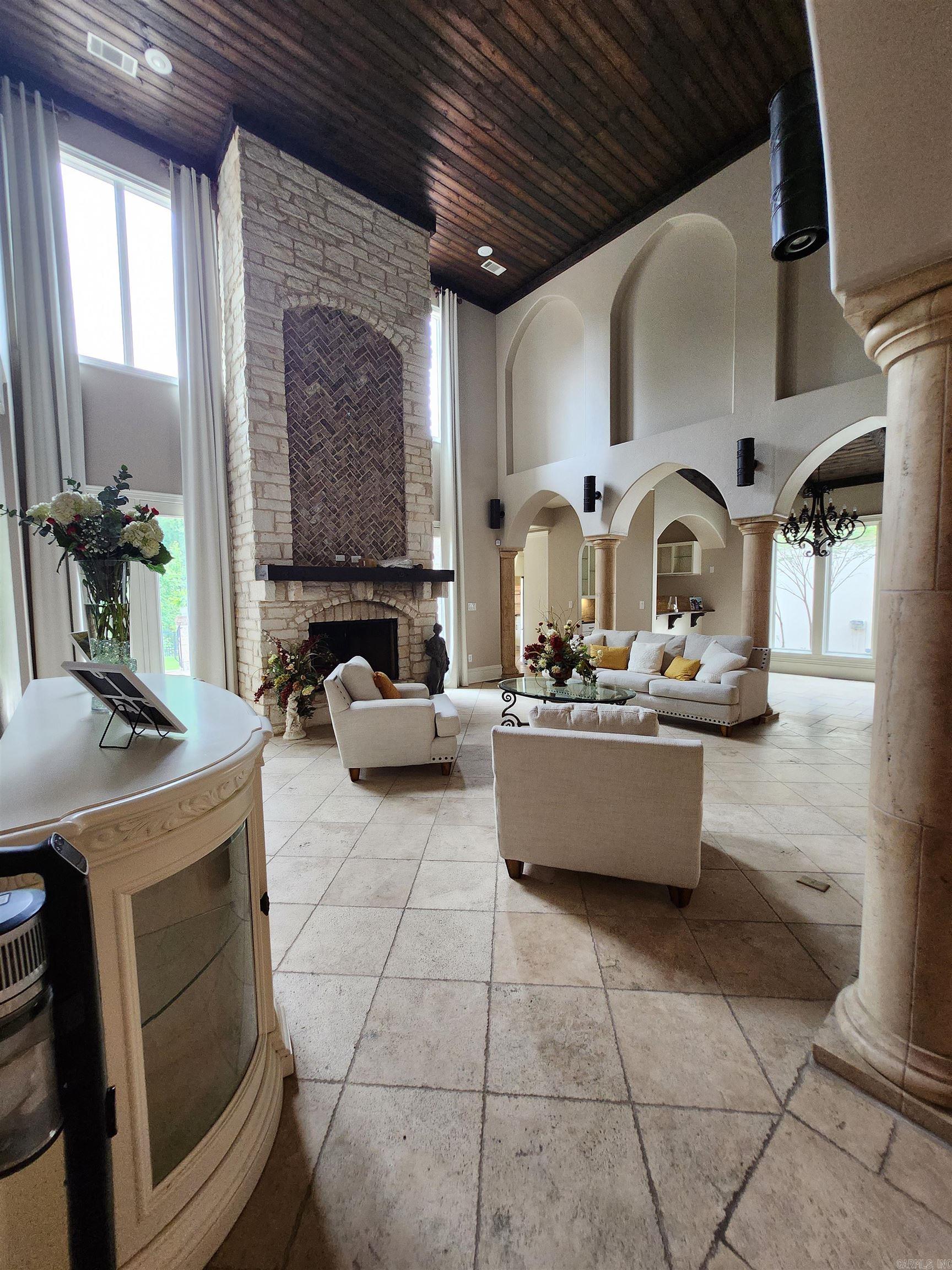 11 La Scala Court Property Photo 13